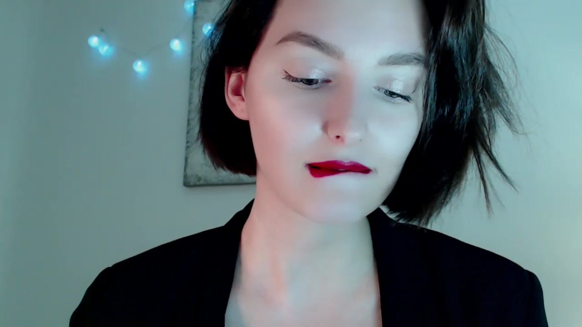 Gallery image thumbnail from Red_Lips_Girl's myfreecams stream on, 12/29/2022, 24:23 image 9 of 20
