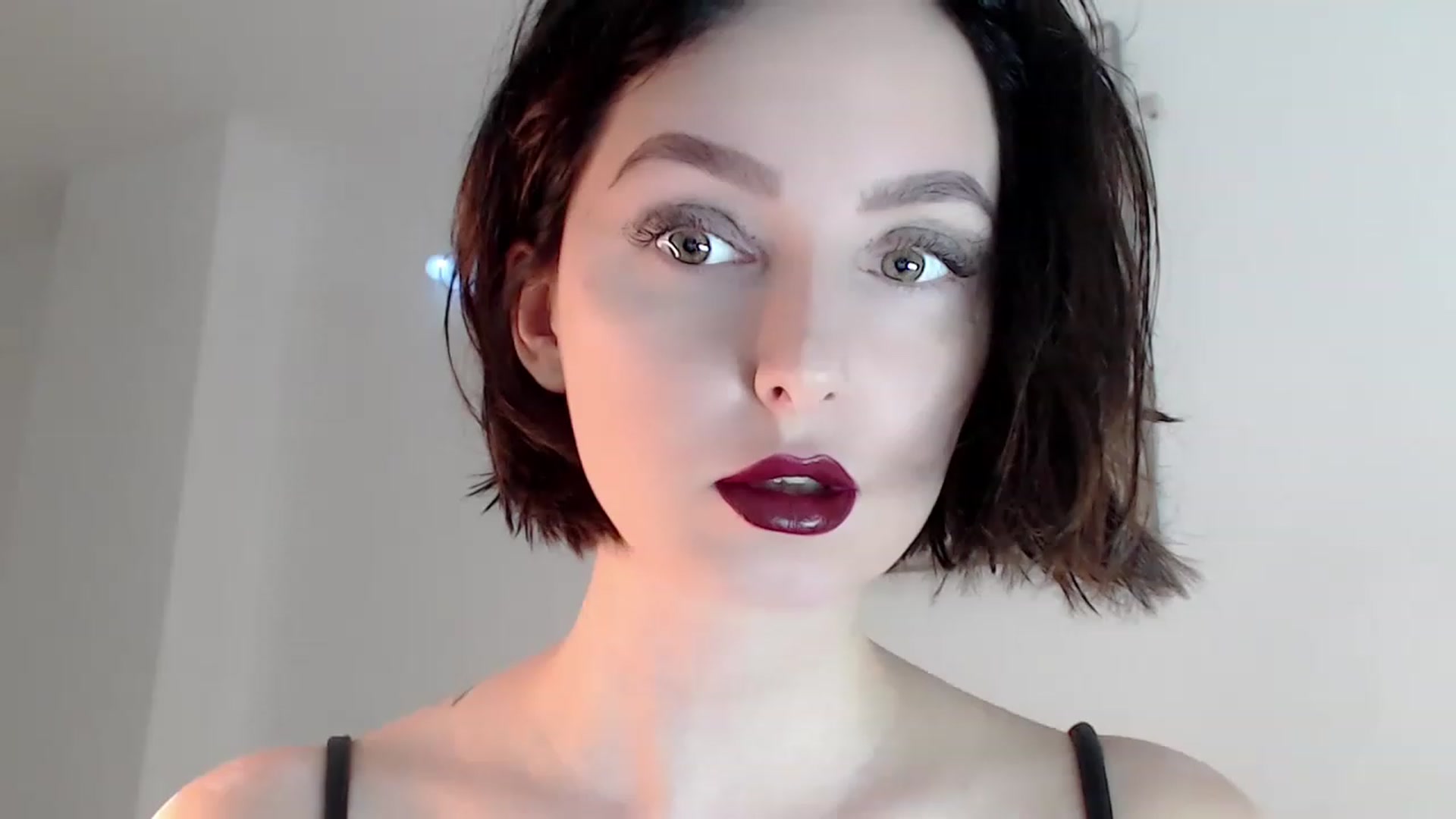 Gallery image thumbnail from Red_Lips_Girl's myfreecams stream on, 12/31/2022, 18:59 image 6 of 20
