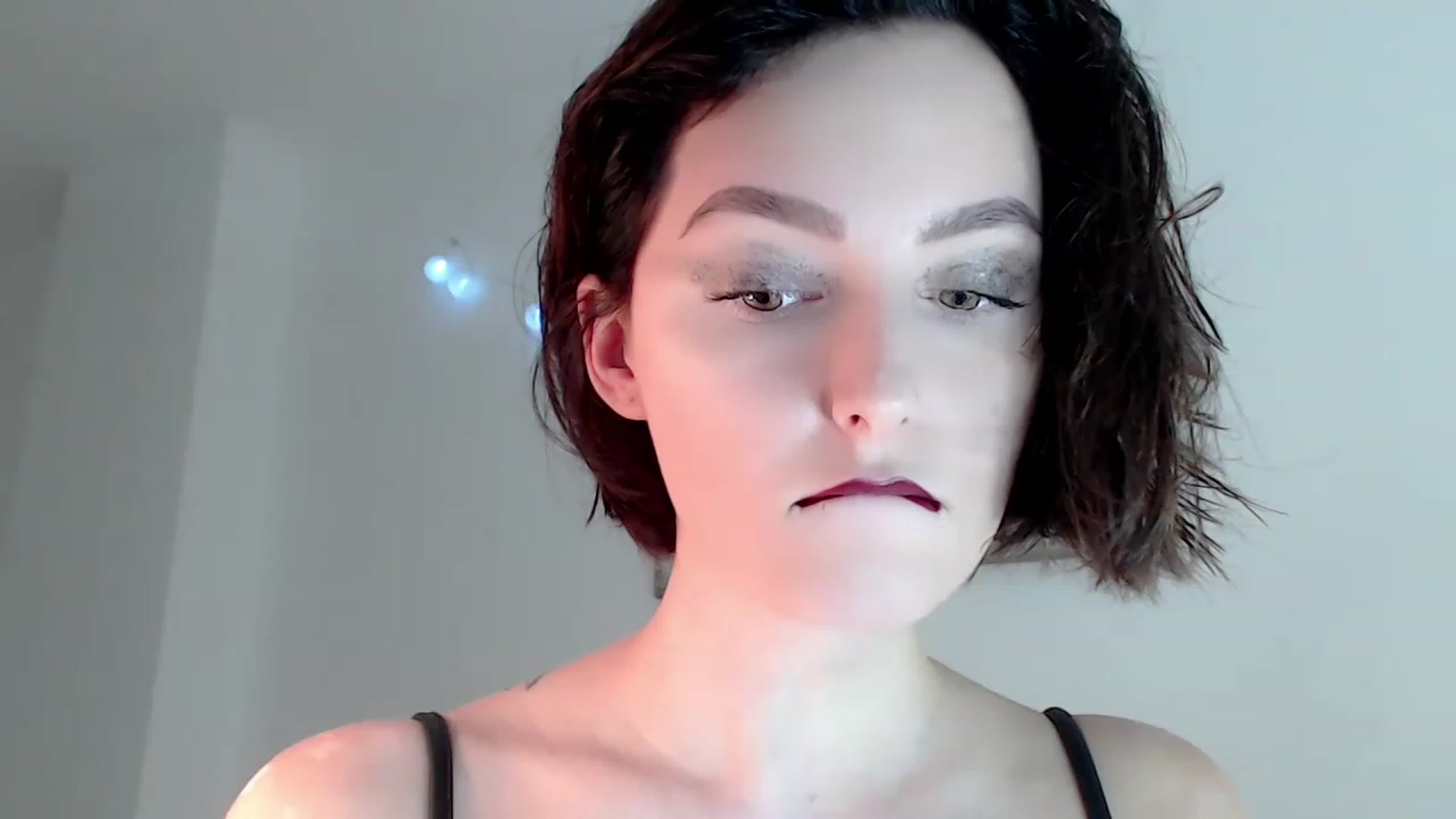 Gallery image thumbnail from Red_Lips_Girl's myfreecams stream on, 12/31/2022, 18:59 image 3 of 20