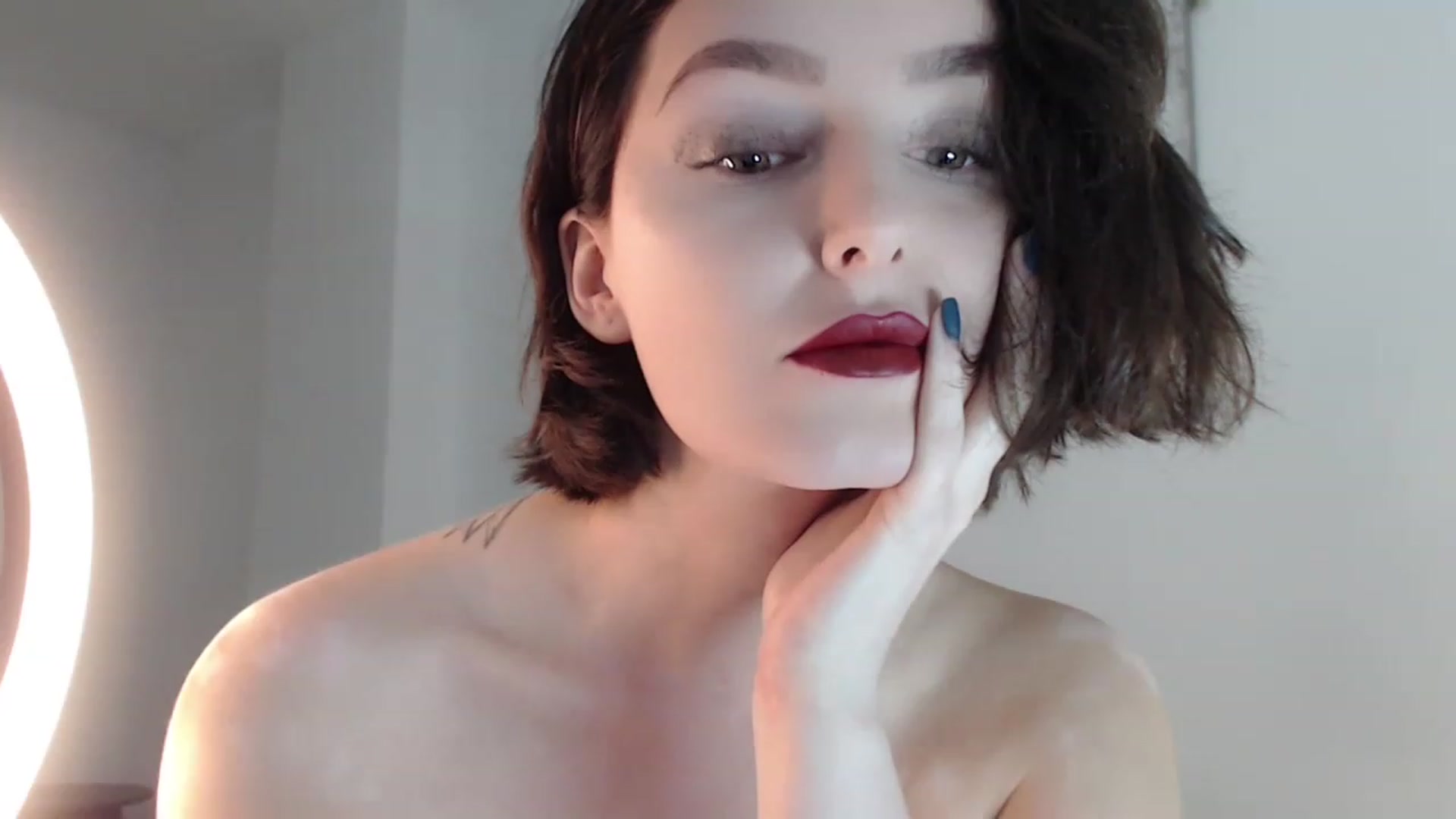 Gallery image thumbnail from Red_Lips_Girl's myfreecams stream on, 12/31/2022, 20:44 image 19 of 20