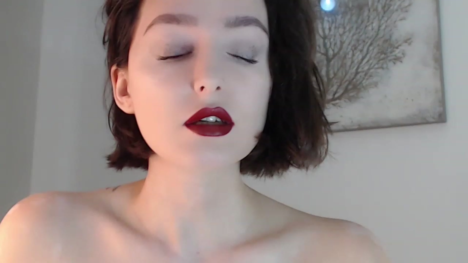 Gallery image thumbnail from Red_Lips_Girl's myfreecams stream on, 12/31/2022, 20:44 image 5 of 20