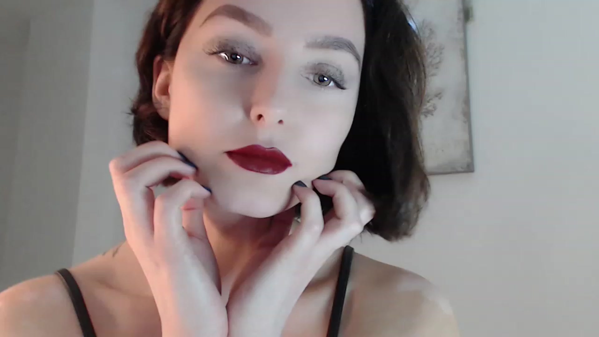 Gallery image thumbnail from Red_Lips_Girl's myfreecams stream on, 12/31/2022, 20:44 image 1 of 20