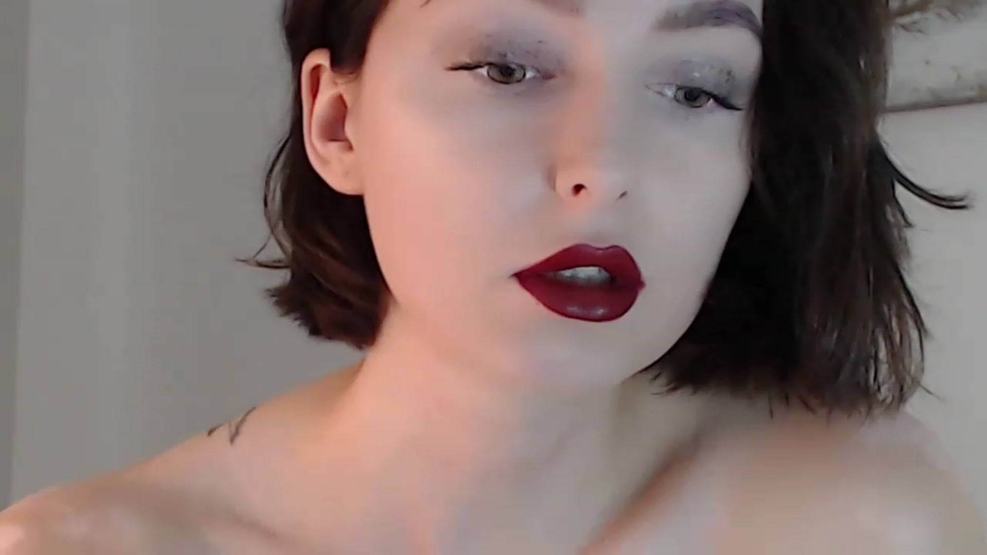 Gallery image thumbnail from Red_Lips_Girl's myfreecams stream on, 12/31/2022, 20:44 image 13 of 20