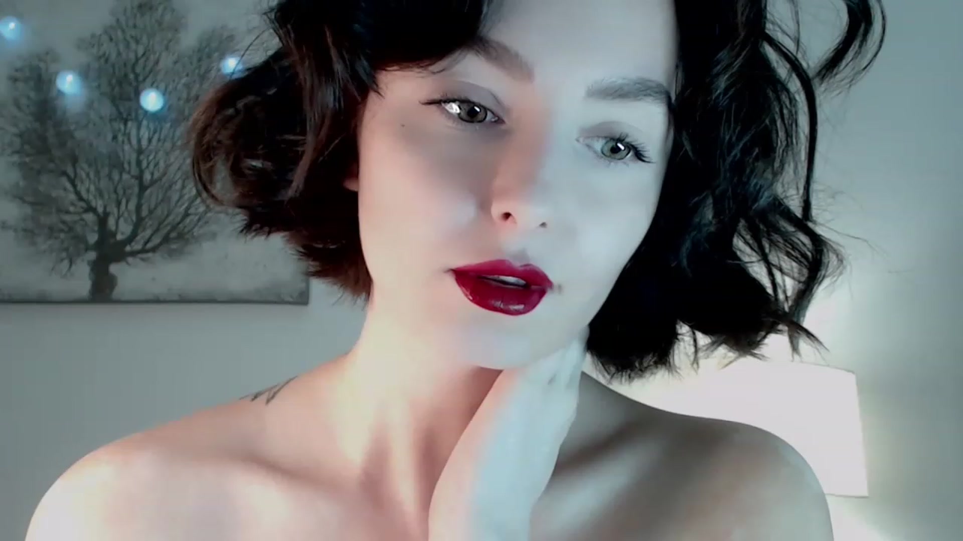 Gallery image thumbnail from Red_Lips_Girl's myfreecams stream on, 01/03/2023, 18:58 image 8 of 20