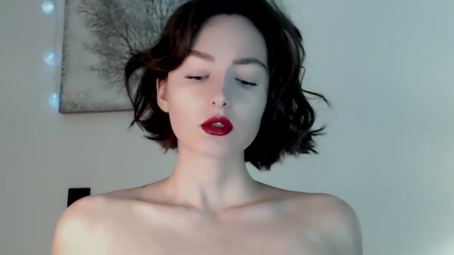 Gallery image thumbnail from Red_Lips_Girl's myfreecams stream on, 01/03/2023, 19:41 image 10 of 20