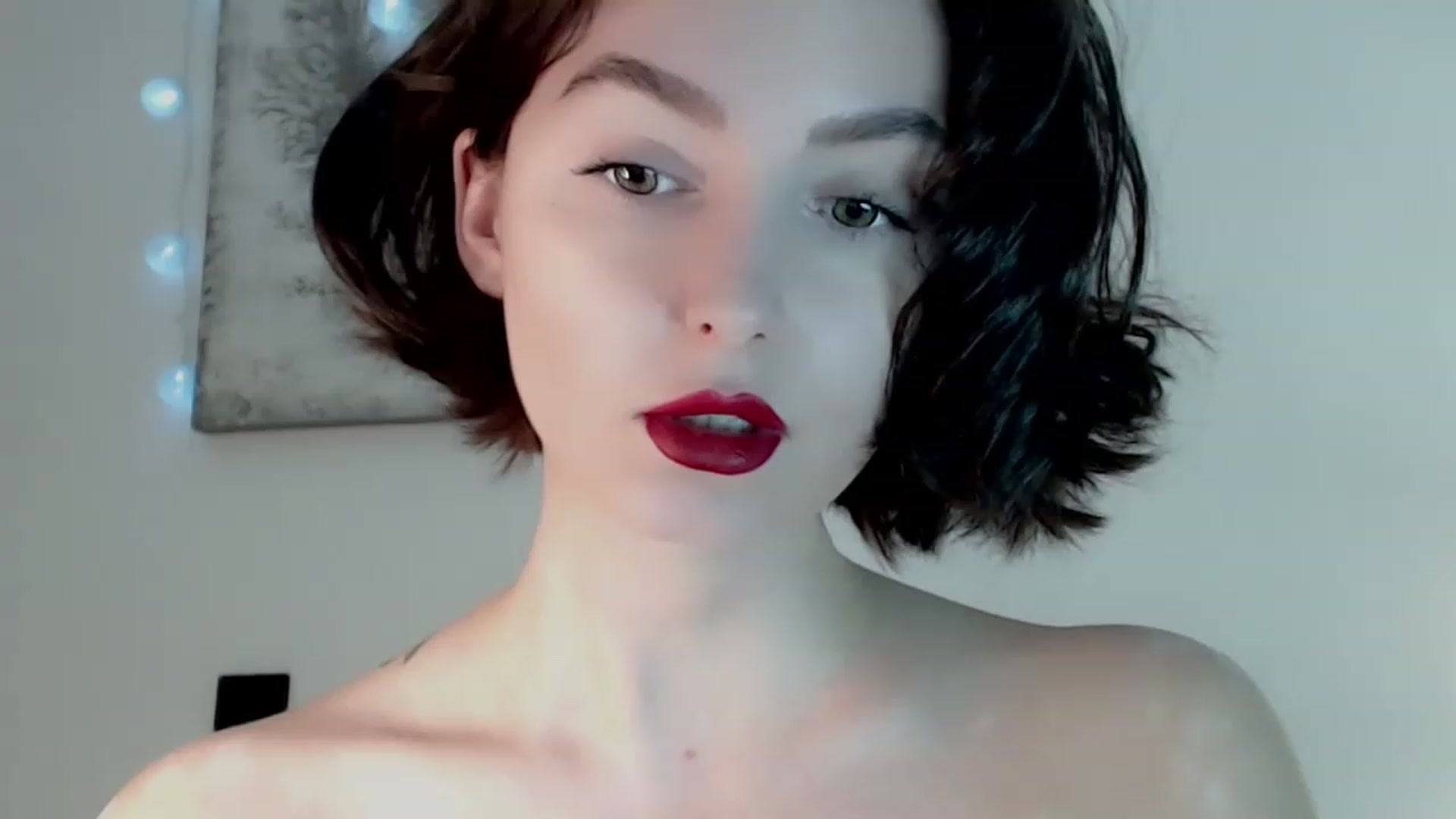 Gallery image thumbnail from Red_Lips_Girl's myfreecams stream on, 01/03/2023, 19:41 image 5 of 20