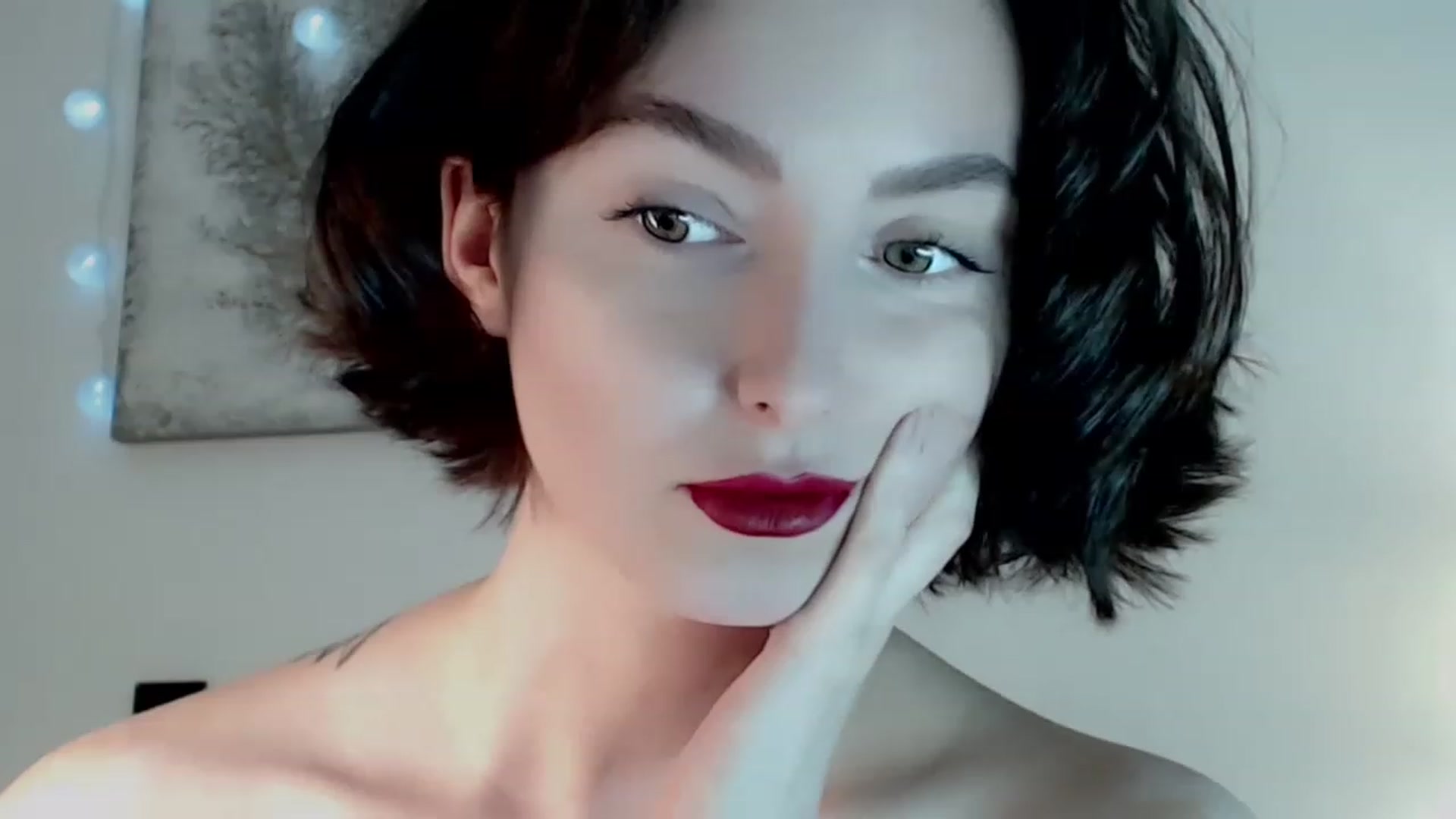 Gallery image thumbnail from Red_Lips_Girl's myfreecams stream on, 01/03/2023, 19:41 image 2 of 20