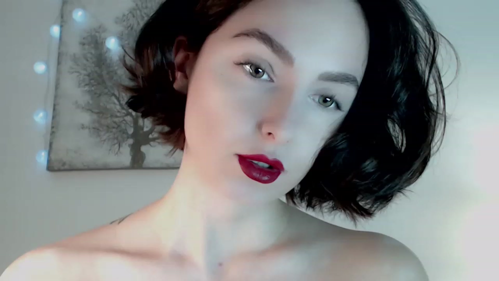 Gallery image thumbnail from Red_Lips_Girl's myfreecams stream on, 01/03/2023, 19:41 image 1 of 20