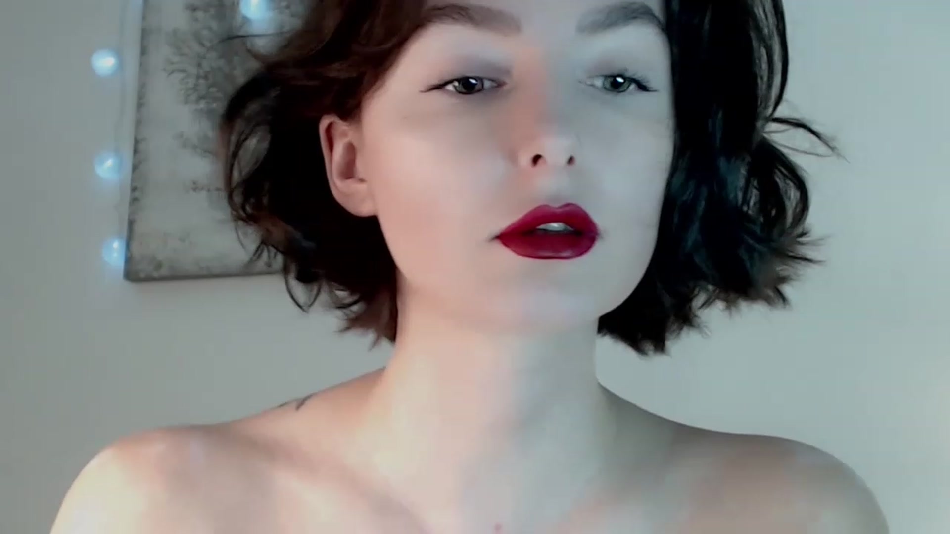 Gallery image thumbnail from Red_Lips_Girl's myfreecams stream on, 01/03/2023, 19:41 image 9 of 20
