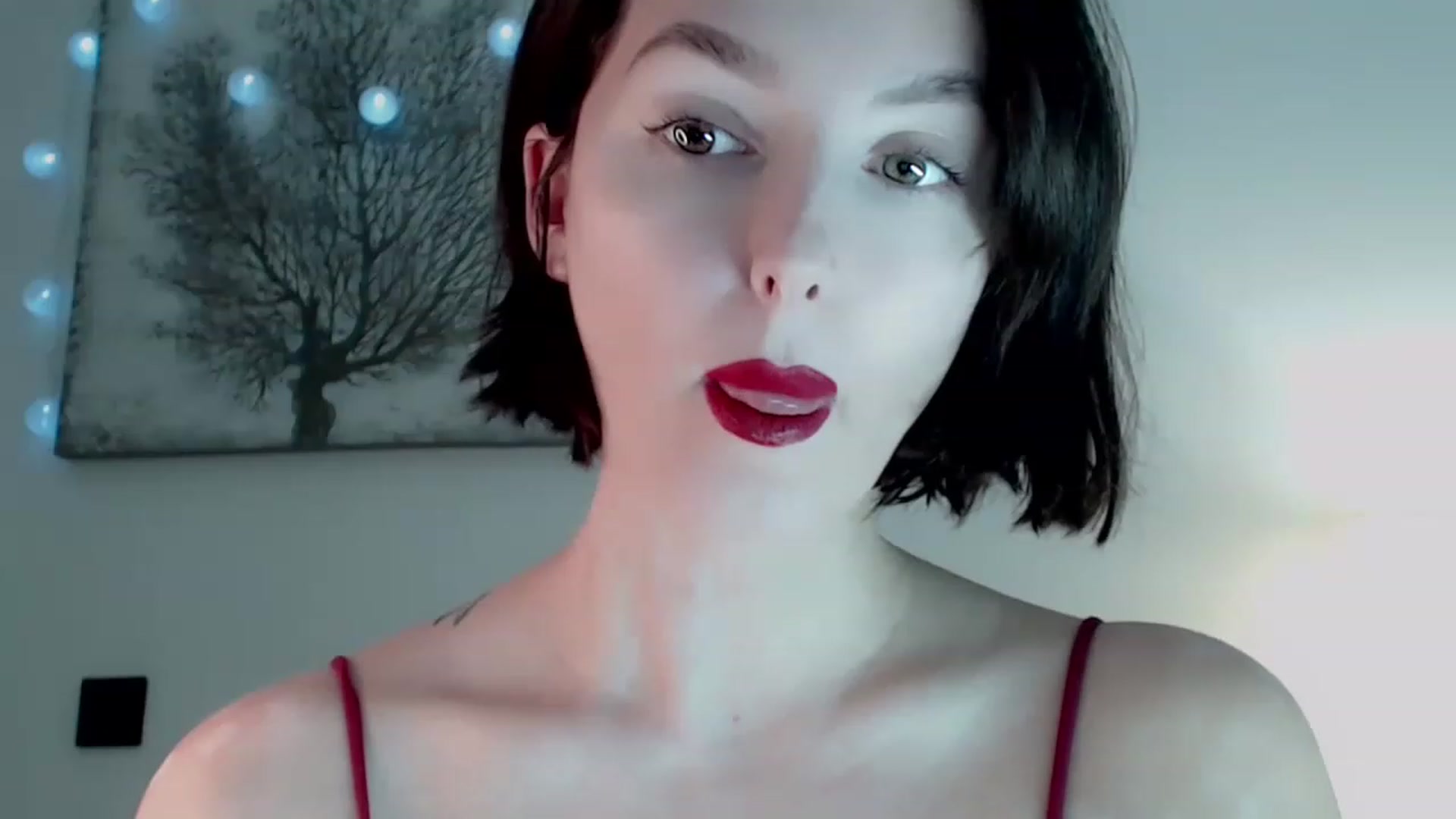 Gallery image thumbnail from Red_Lips_Girl's myfreecams stream on, 01/06/2023, 18:48 image 6 of 20