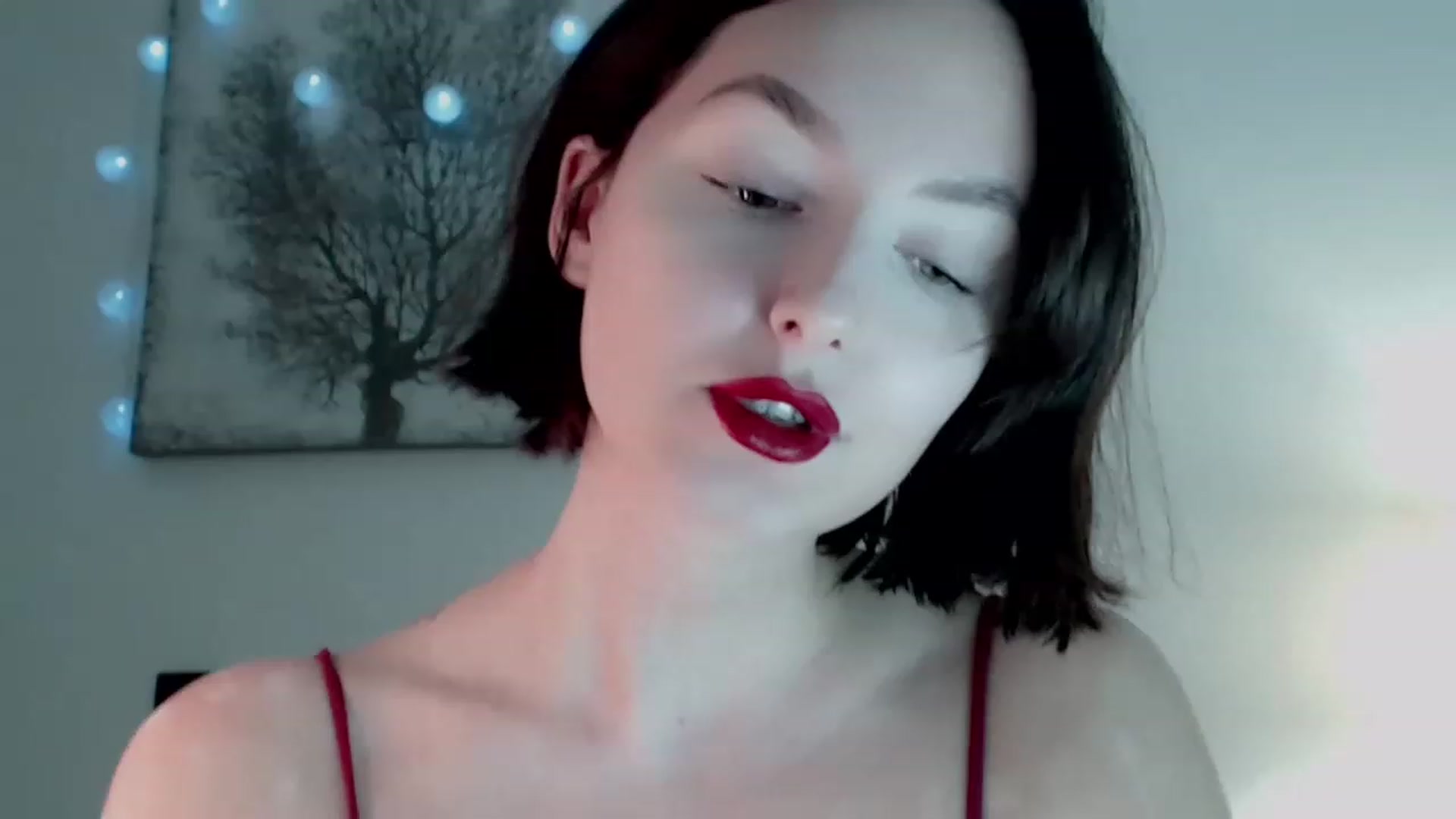 Gallery image thumbnail from Red_Lips_Girl's myfreecams stream on, 01/06/2023, 18:48 image 7 of 20
