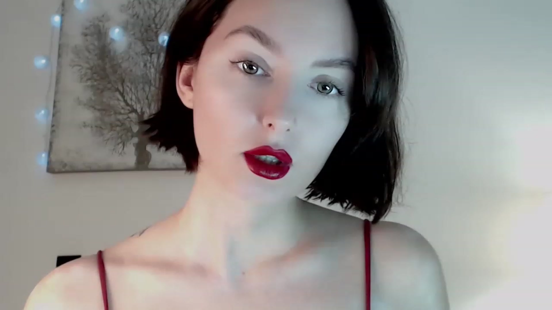 Gallery image thumbnail from Red_Lips_Girl's myfreecams stream on, 01/06/2023, 18:48 image 8 of 20