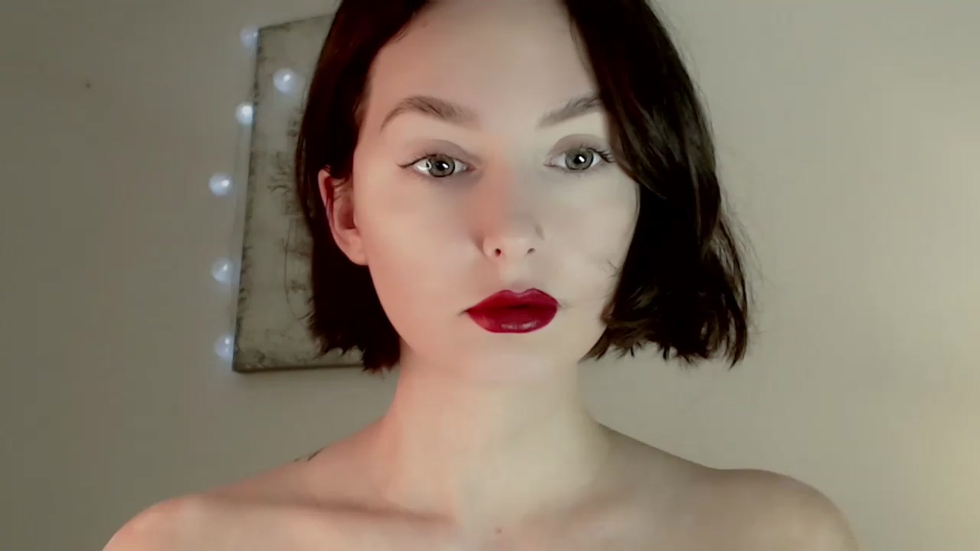 Gallery image thumbnail from Red_Lips_Girl's myfreecams stream on, 01/06/2023, 18:48 image 13 of 20