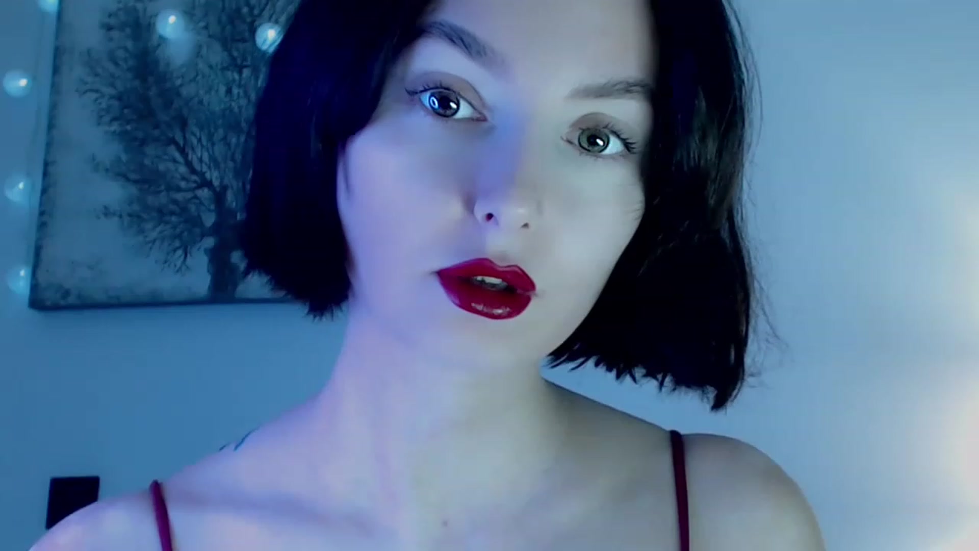 Gallery image thumbnail from Red_Lips_Girl's myfreecams stream on, 01/06/2023, 18:48 image 9 of 20
