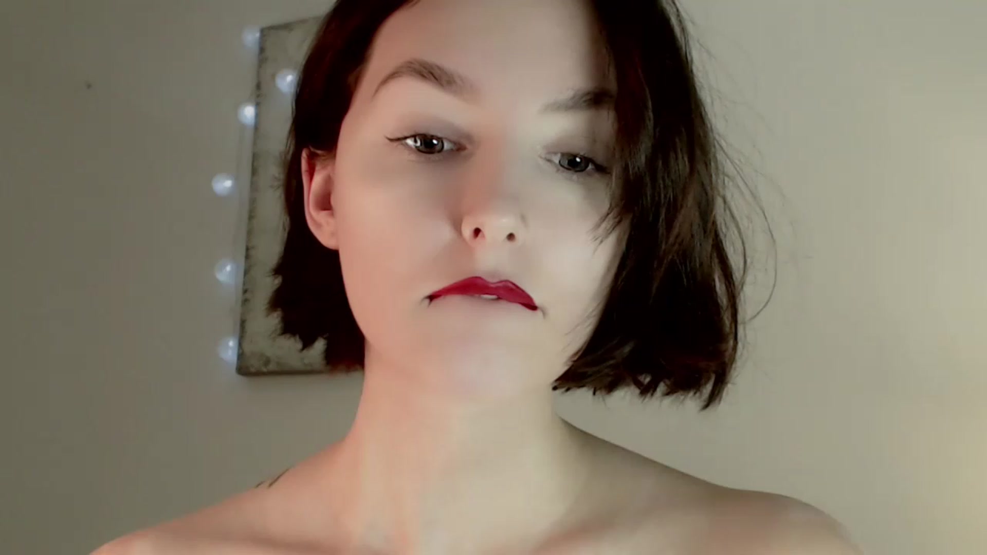 Gallery image thumbnail from Red_Lips_Girl's myfreecams stream on, 01/06/2023, 18:48 image 17 of 20