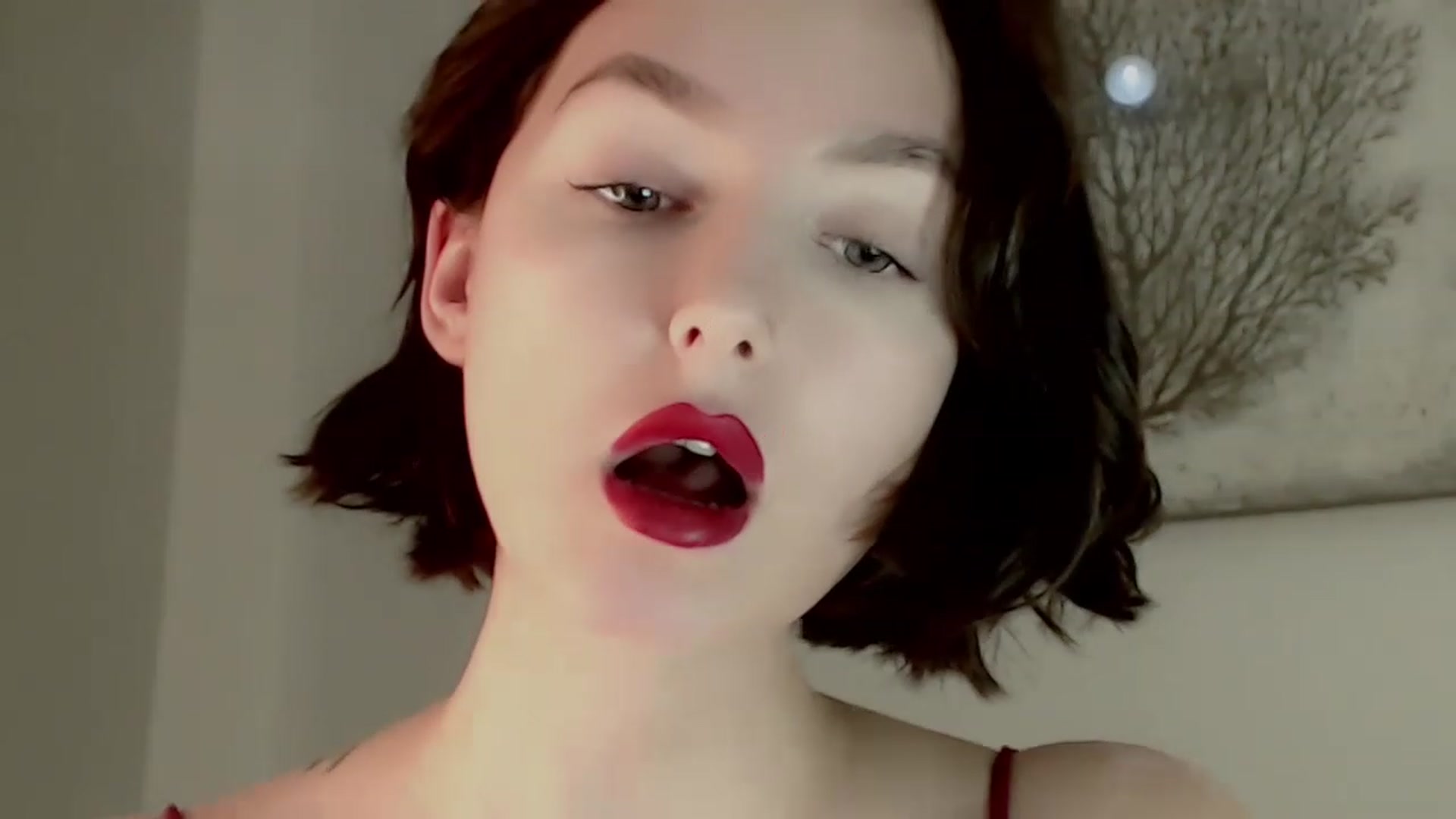 Gallery image thumbnail from Red_Lips_Girl's myfreecams stream on, 01/06/2023, 21:24 image 13 of 20