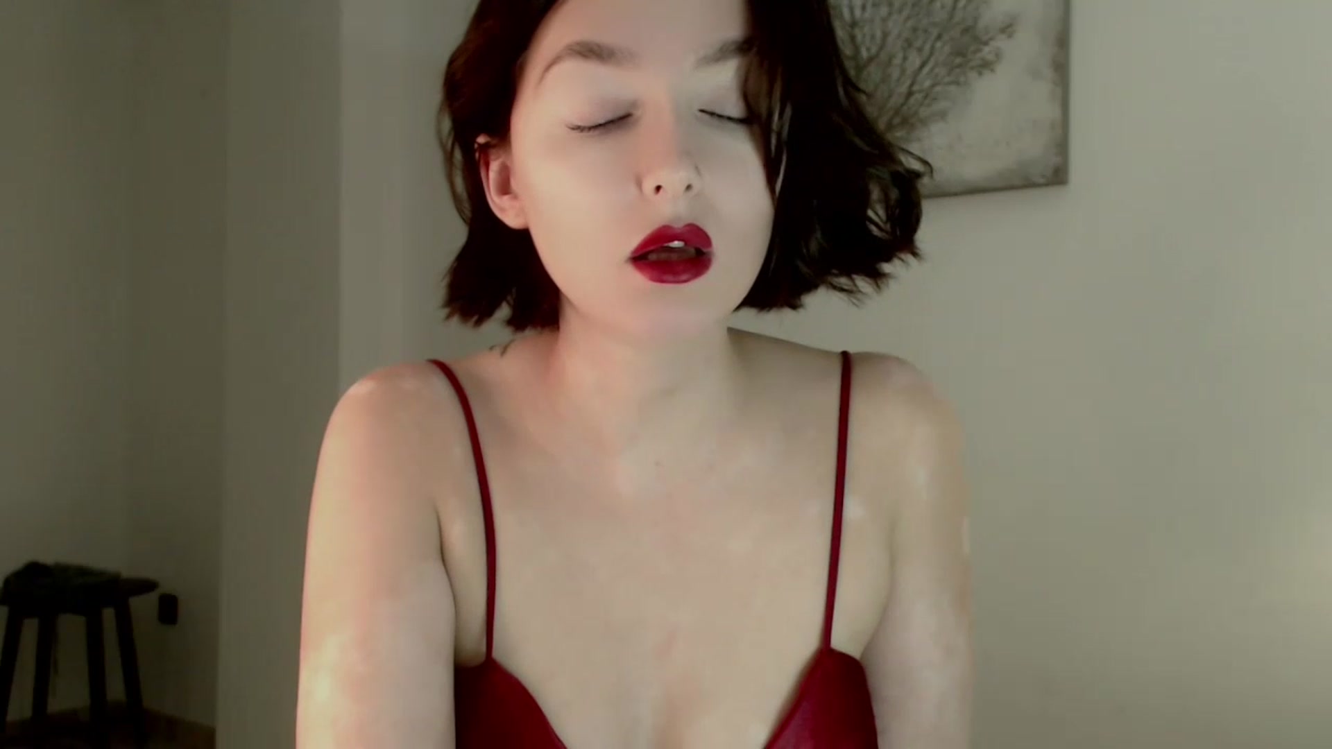 Gallery image thumbnail from Red_Lips_Girl's myfreecams stream on, 01/06/2023, 21:24 image 15 of 20