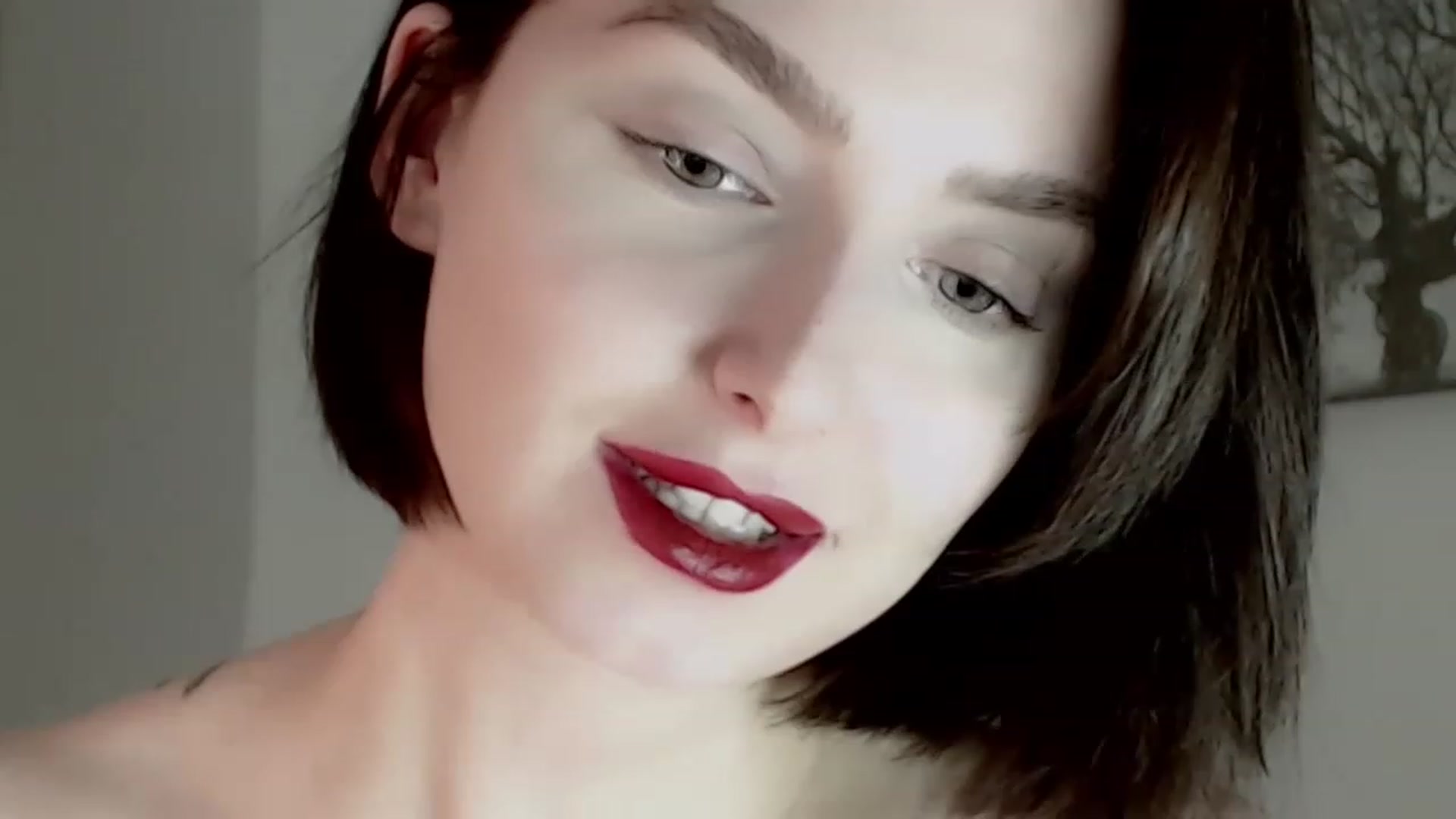Gallery image thumbnail from Red_Lips_Girl's myfreecams stream on, 01/07/2023, 22:36 image 4 of 20