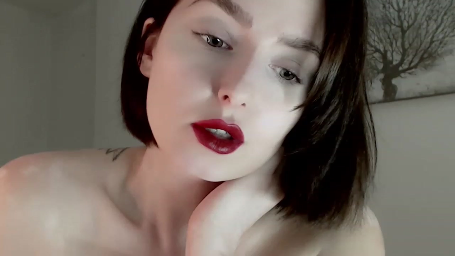 Gallery image thumbnail from Red_Lips_Girl's myfreecams stream on, 01/07/2023, 22:36 image 10 of 20