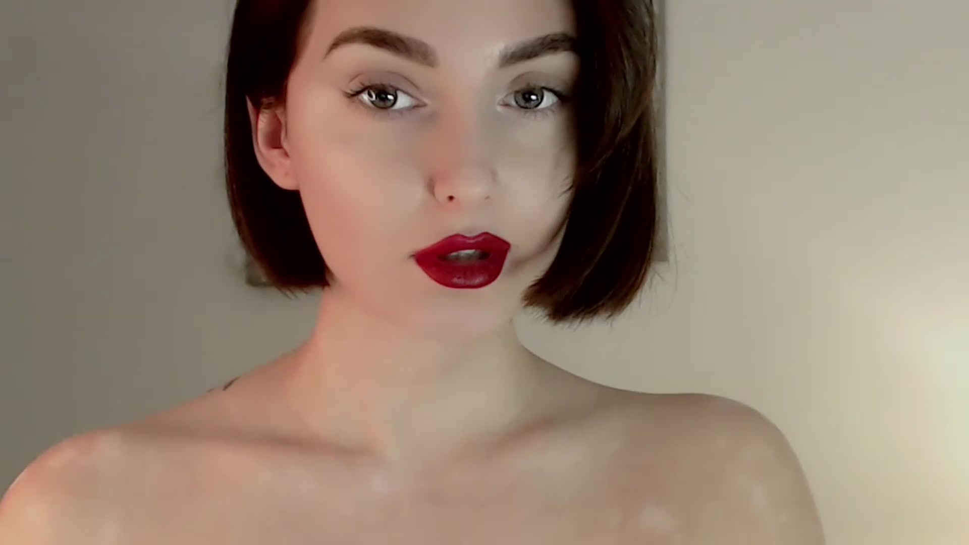 Gallery image thumbnail from Red_Lips_Girl's myfreecams stream on, 01/12/2023, 16:19 image 13 of 20