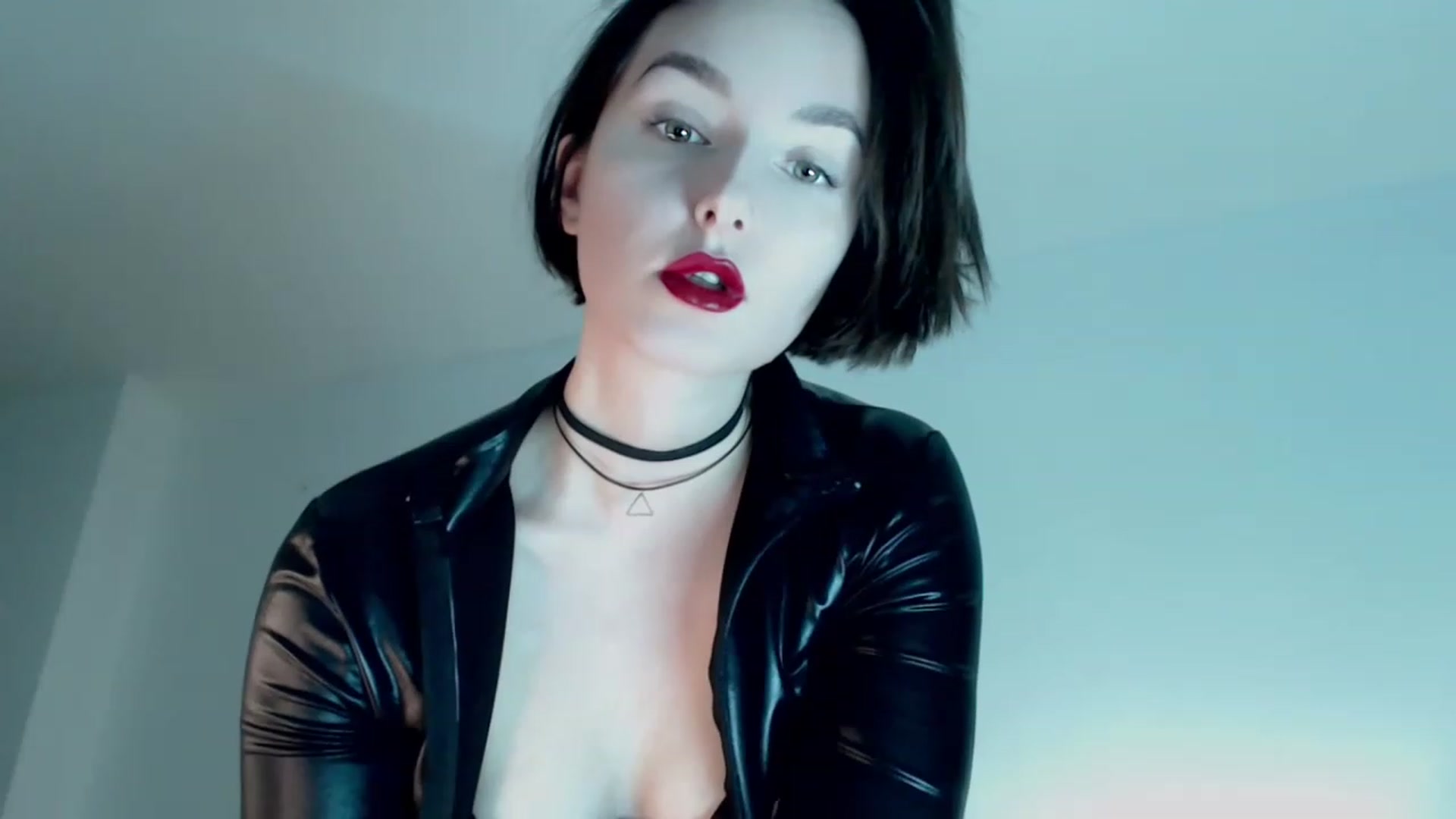 Gallery image thumbnail from Red_Lips_Girl's myfreecams stream on, 01/17/2023, 18:57 image 6 of 20