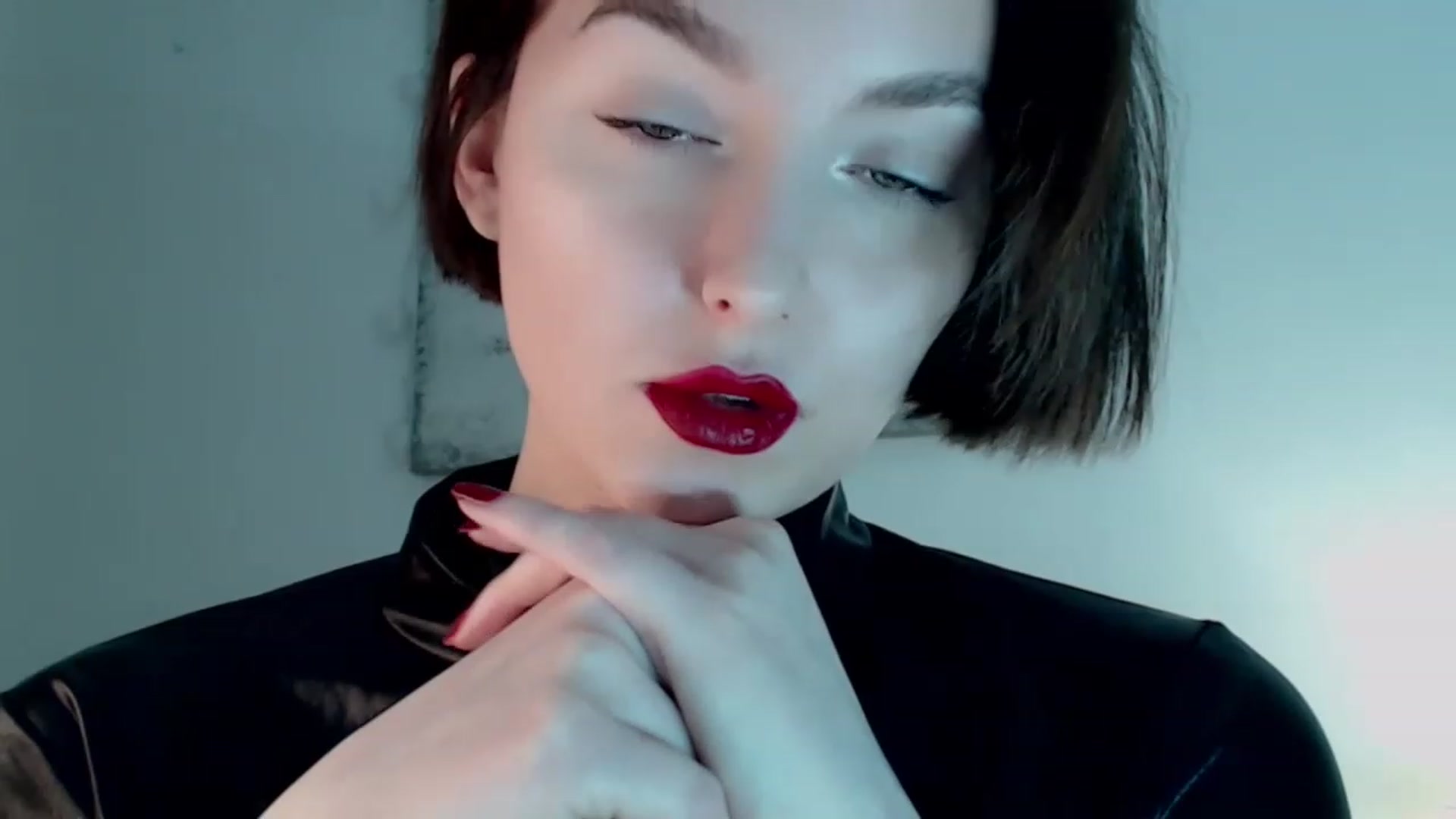 Gallery image thumbnail from Red_Lips_Girl's myfreecams stream on, 01/17/2023, 18:57 image 3 of 20