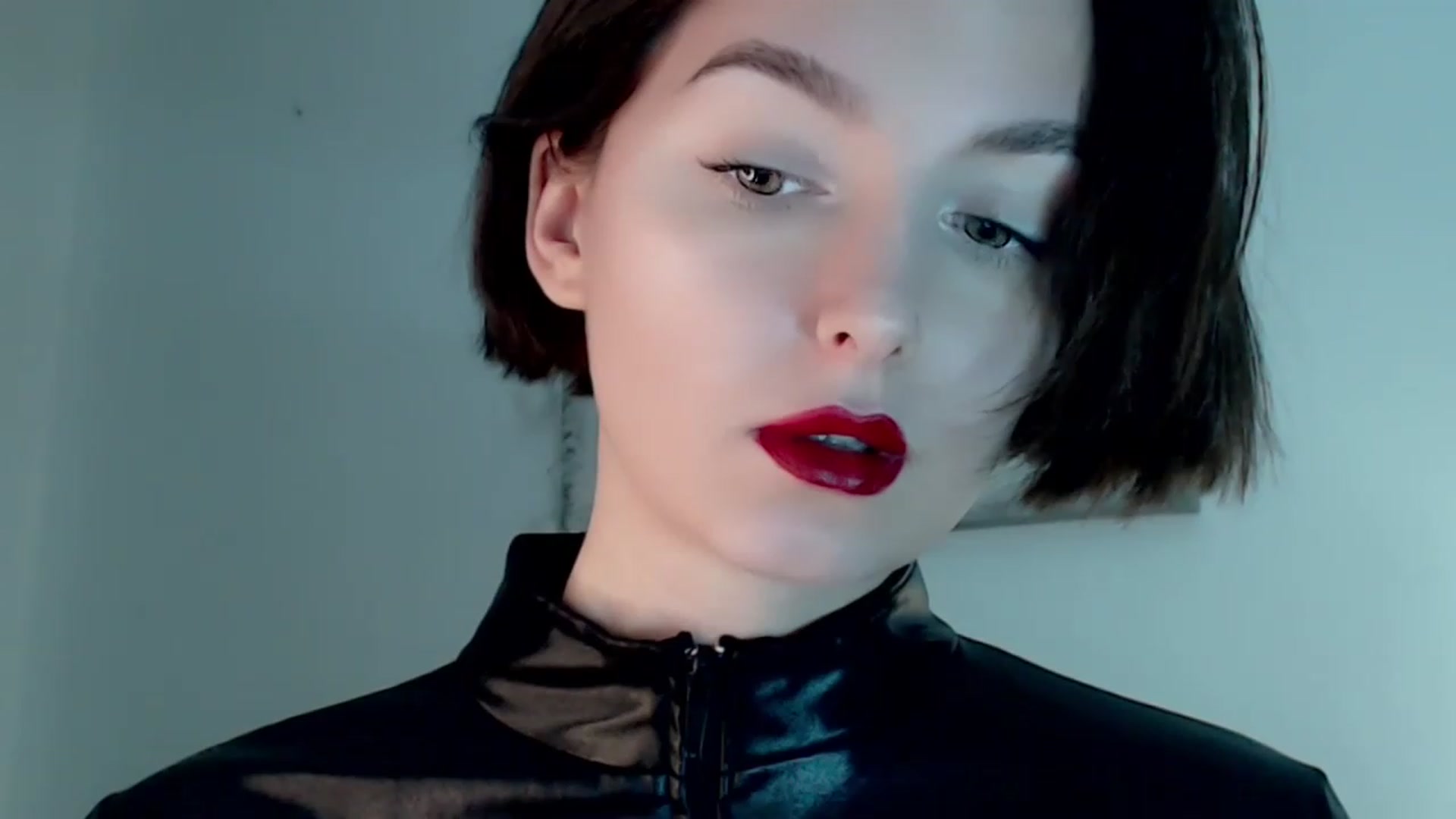 Gallery image thumbnail from Red_Lips_Girl's myfreecams stream on, 01/17/2023, 18:57 image 11 of 20