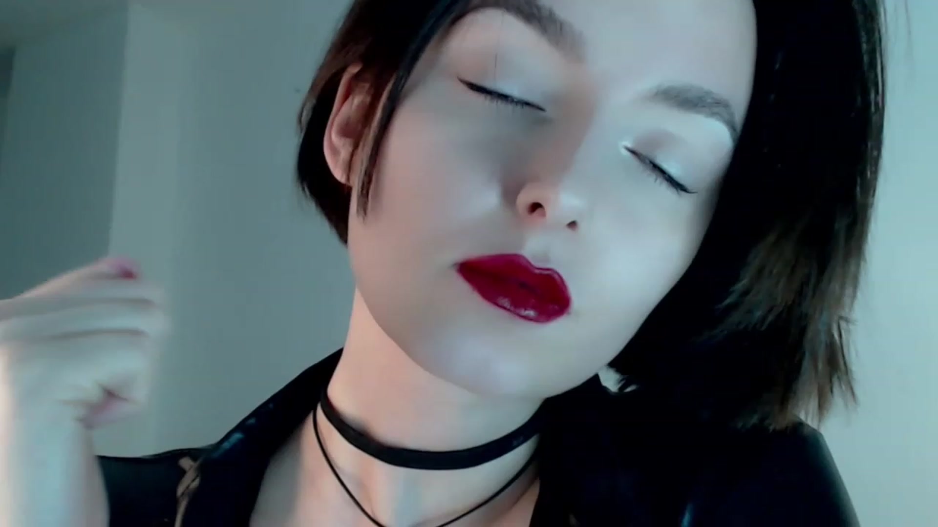 Gallery image thumbnail from Red_Lips_Girl's myfreecams stream on, 01/17/2023, 19:44 image 12 of 20