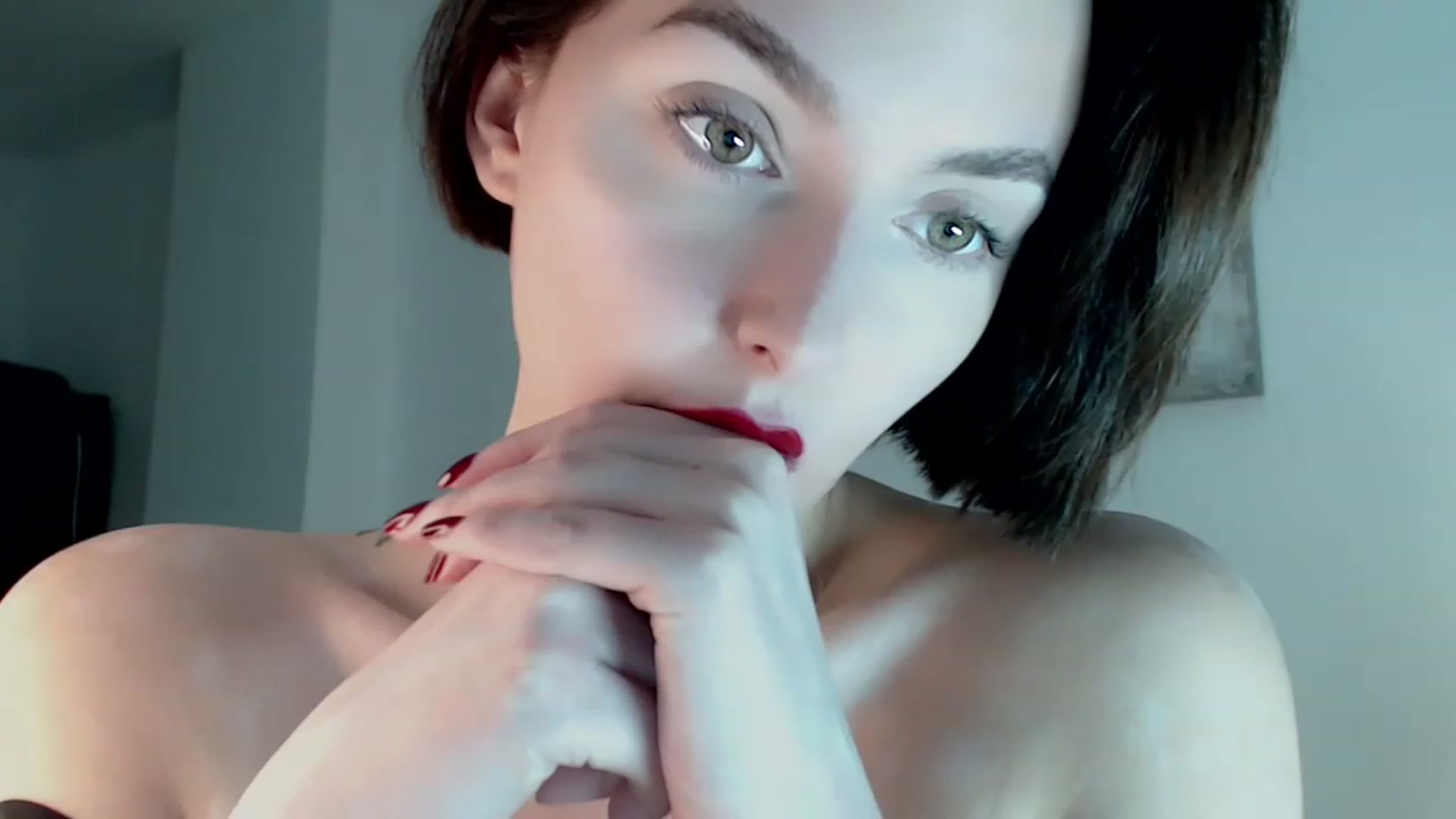 Gallery image thumbnail from Red_Lips_Girl's myfreecams stream on, 01/17/2023, 23:22 image 9 of 20
