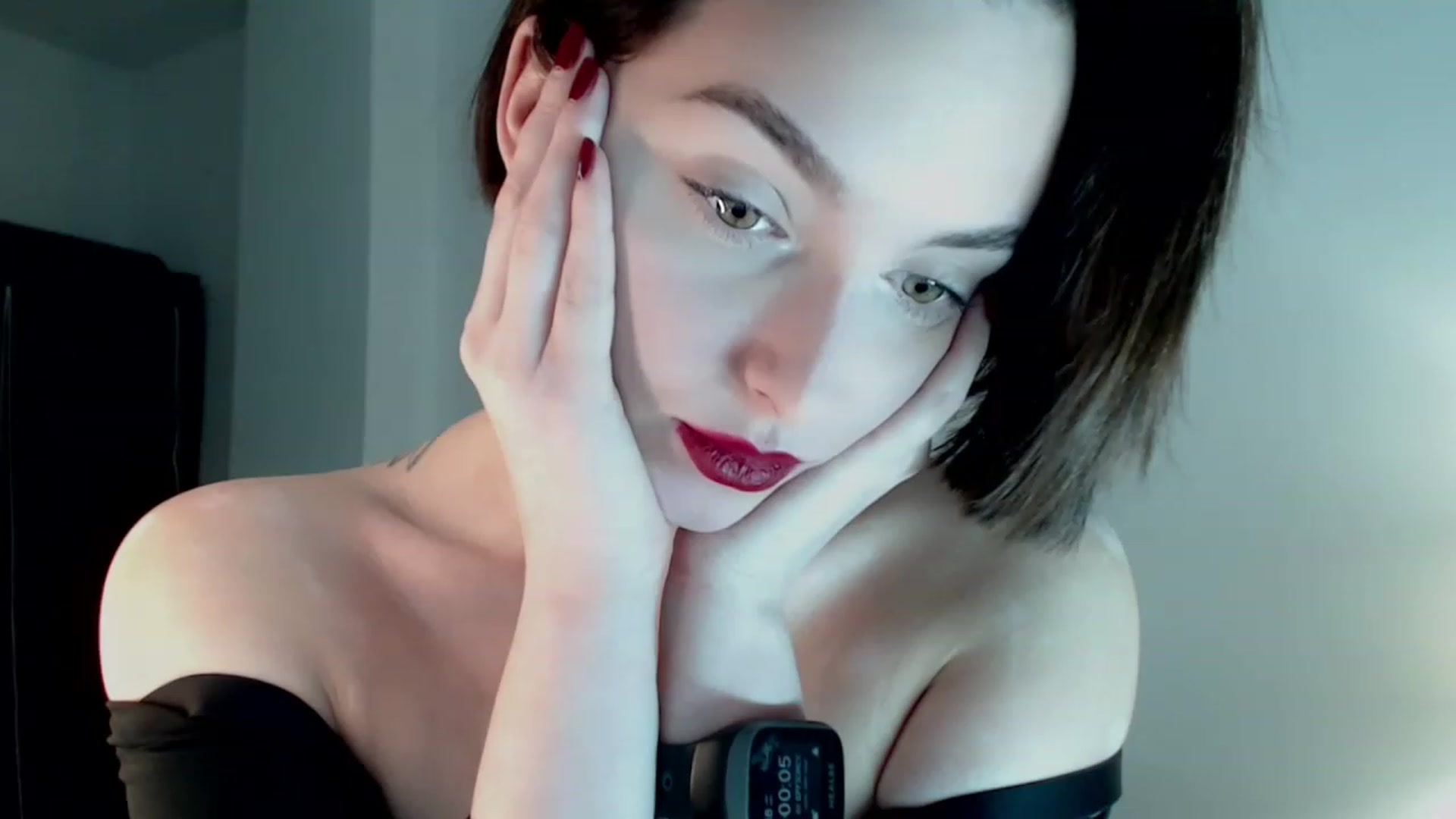 Gallery image thumbnail from Red_Lips_Girl's myfreecams stream on, 01/17/2023, 23:22 image 5 of 20