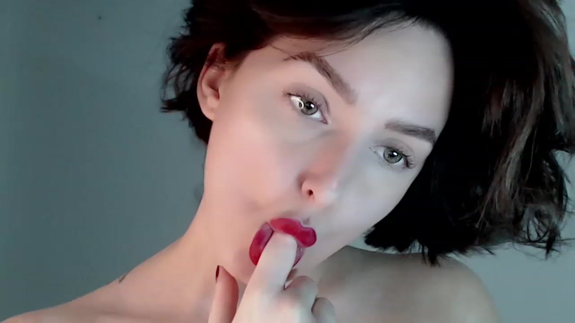 Gallery image thumbnail from Red_Lips_Girl's myfreecams stream on, 01/20/2023, 23:49 image 13 of 20
