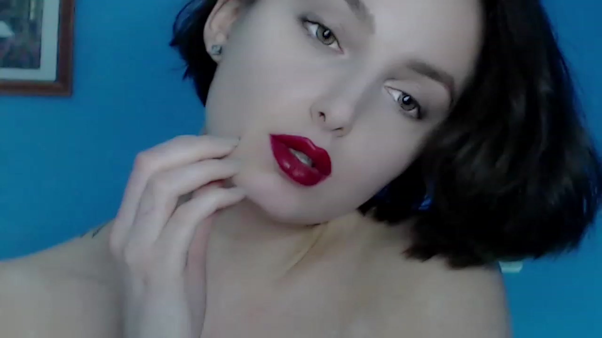 Gallery image thumbnail from Red_Lips_Girl's myfreecams stream on, 02/01/2023, 24:26 image 18 of 20