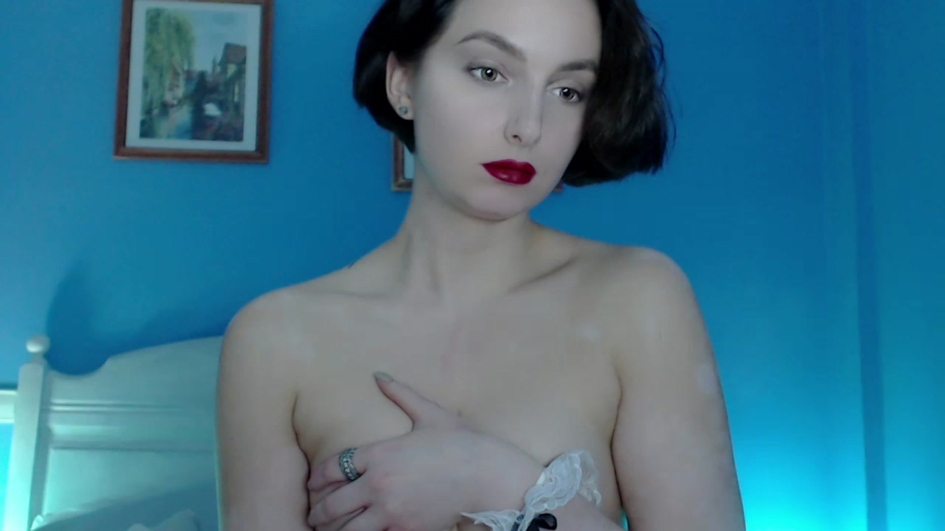 Gallery image thumbnail from Red_Lips_Girl's myfreecams stream on, 02/01/2023, 24:26 image 7 of 20
