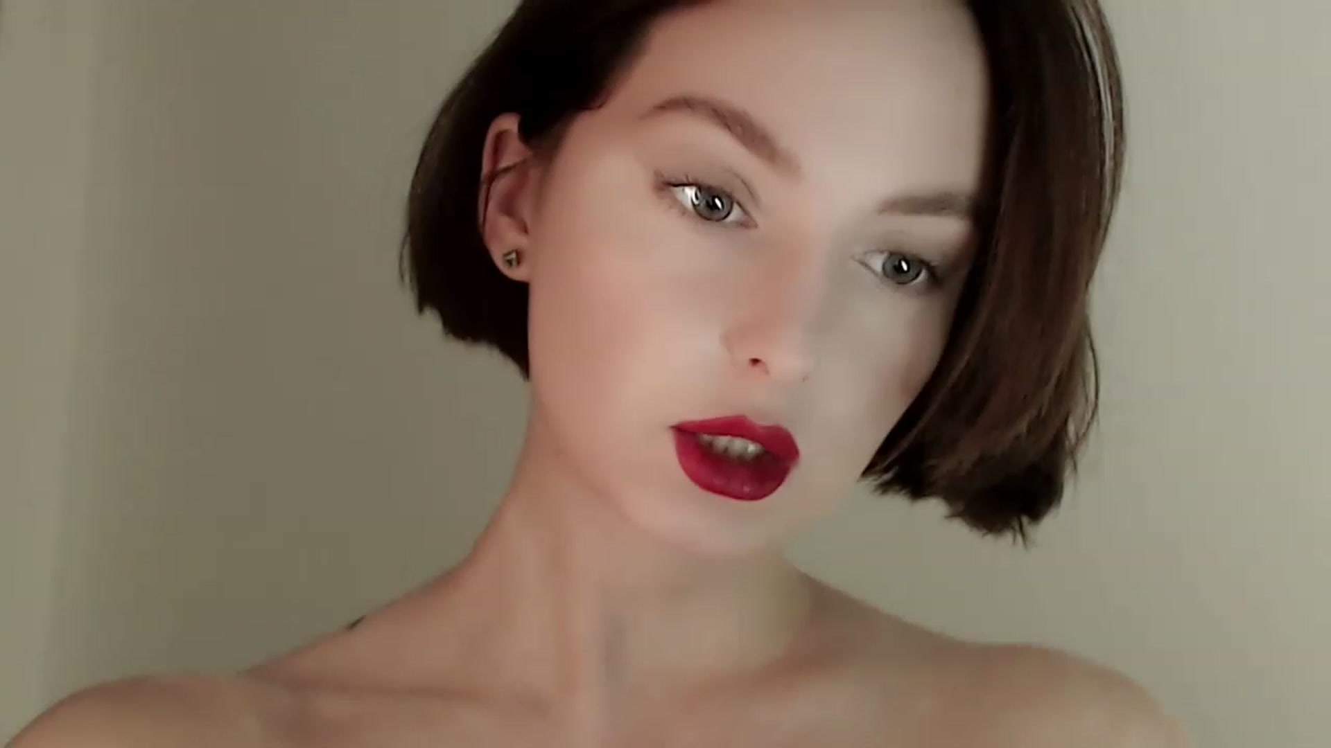 Gallery image thumbnail from Red_Lips_Girl's myfreecams stream on, 02/07/2023, 19:20 image 8 of 20