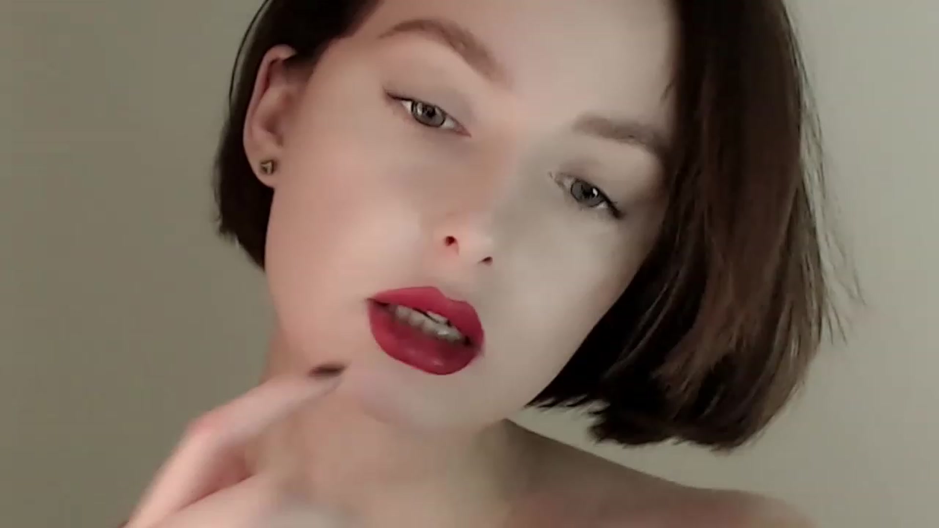 Gallery image thumbnail from Red_Lips_Girl's myfreecams stream on, 02/07/2023, 19:20 image 18 of 20