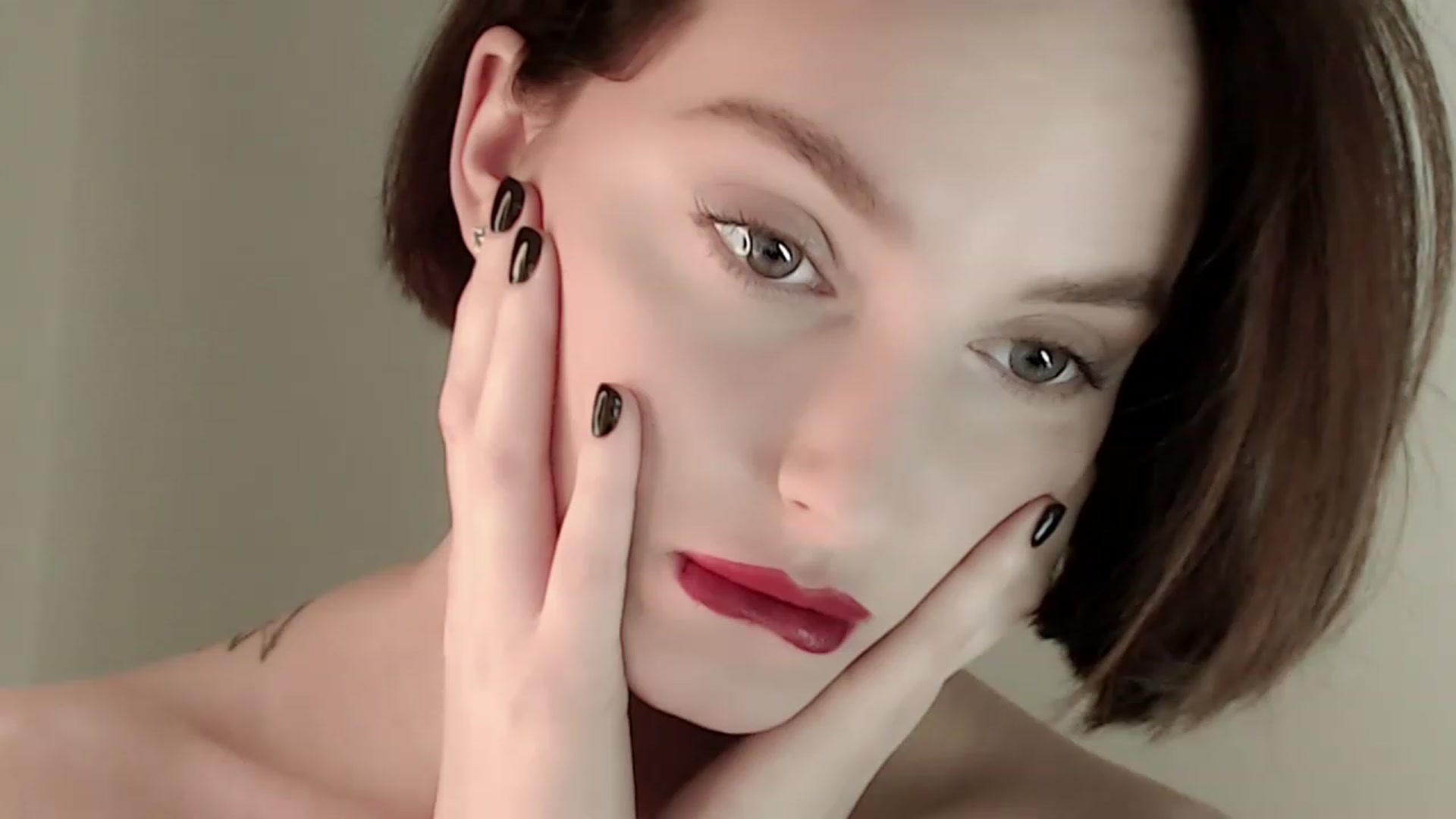 Gallery image thumbnail from Red_Lips_Girl's myfreecams stream on, 02/07/2023, 19:20 image 12 of 20