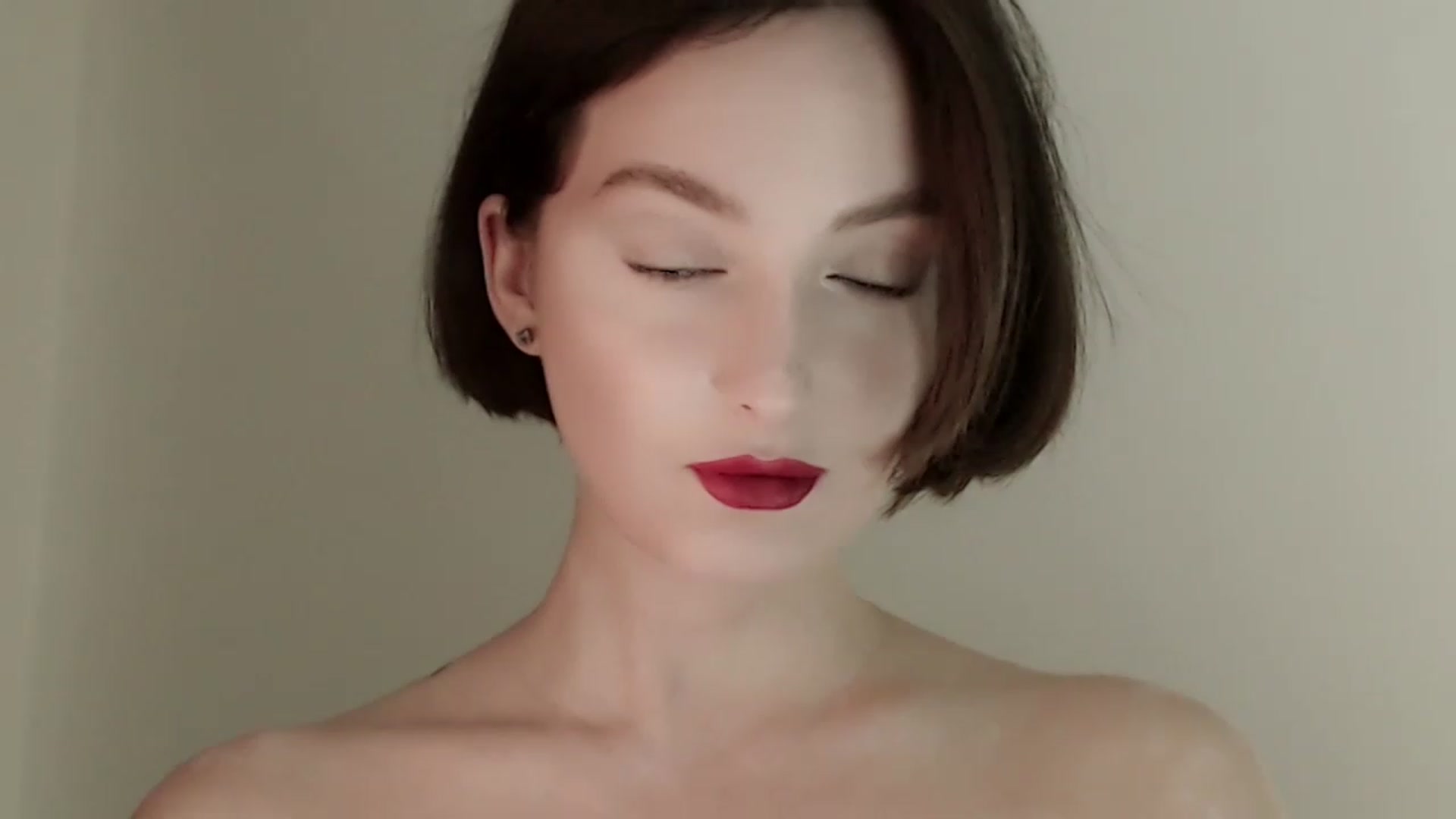 Gallery image thumbnail from Red_Lips_Girl's myfreecams stream on, 02/07/2023, 19:20 image 15 of 20