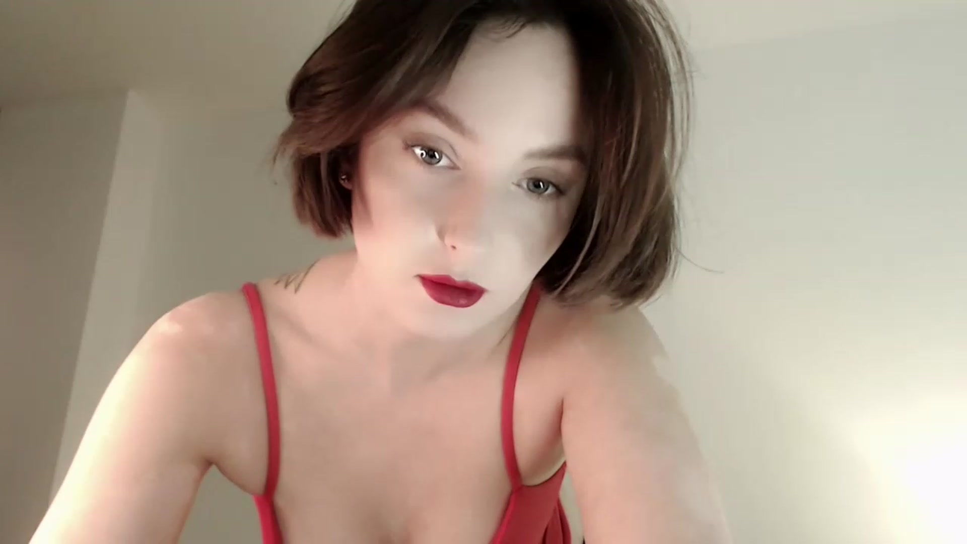 Gallery image thumbnail from Red_Lips_Girl's myfreecams stream on, 02/07/2023, 19:20 image 2 of 20