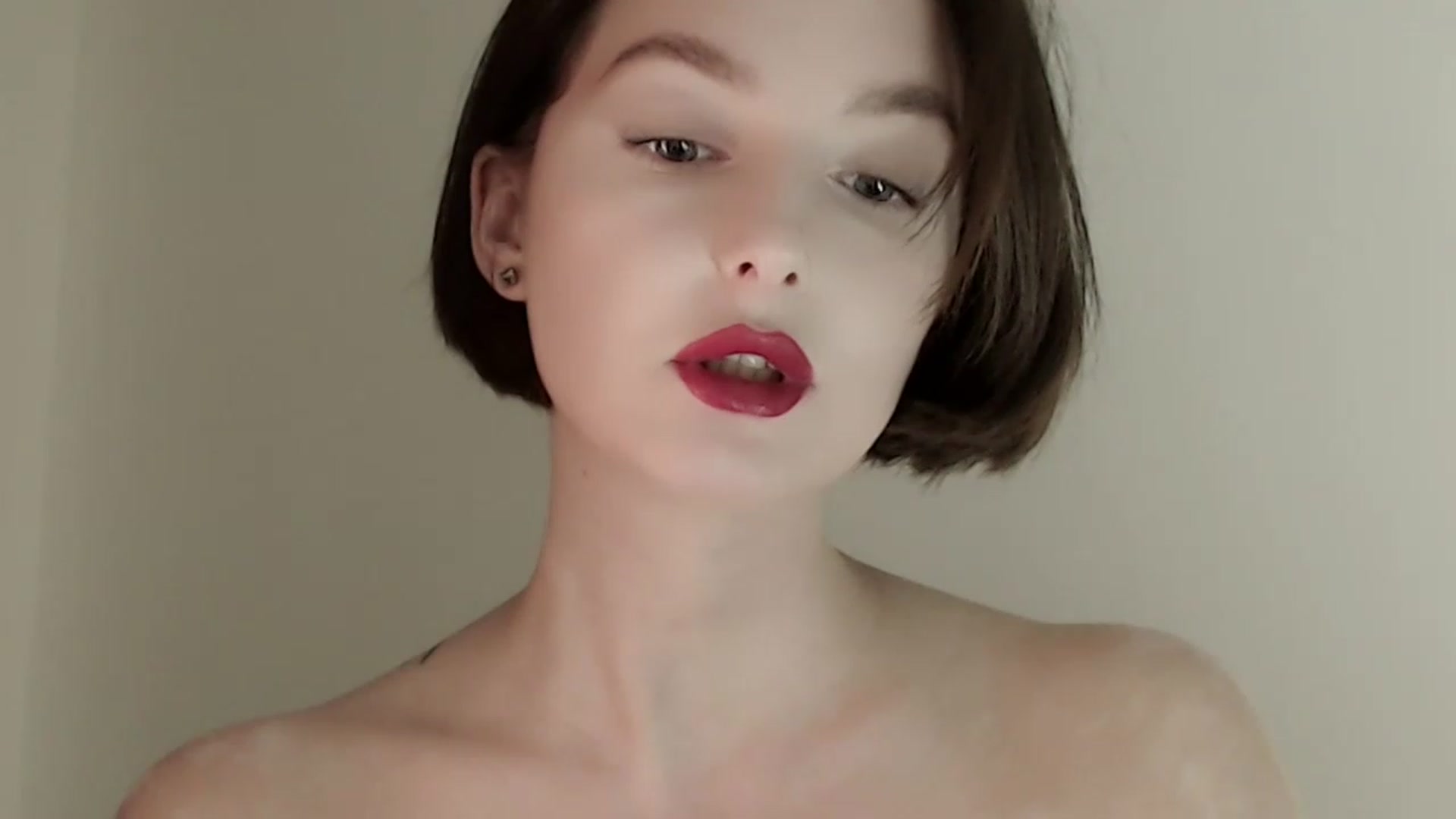 Gallery image thumbnail from Red_Lips_Girl's myfreecams stream on, 02/07/2023, 19:54 image 12 of 20