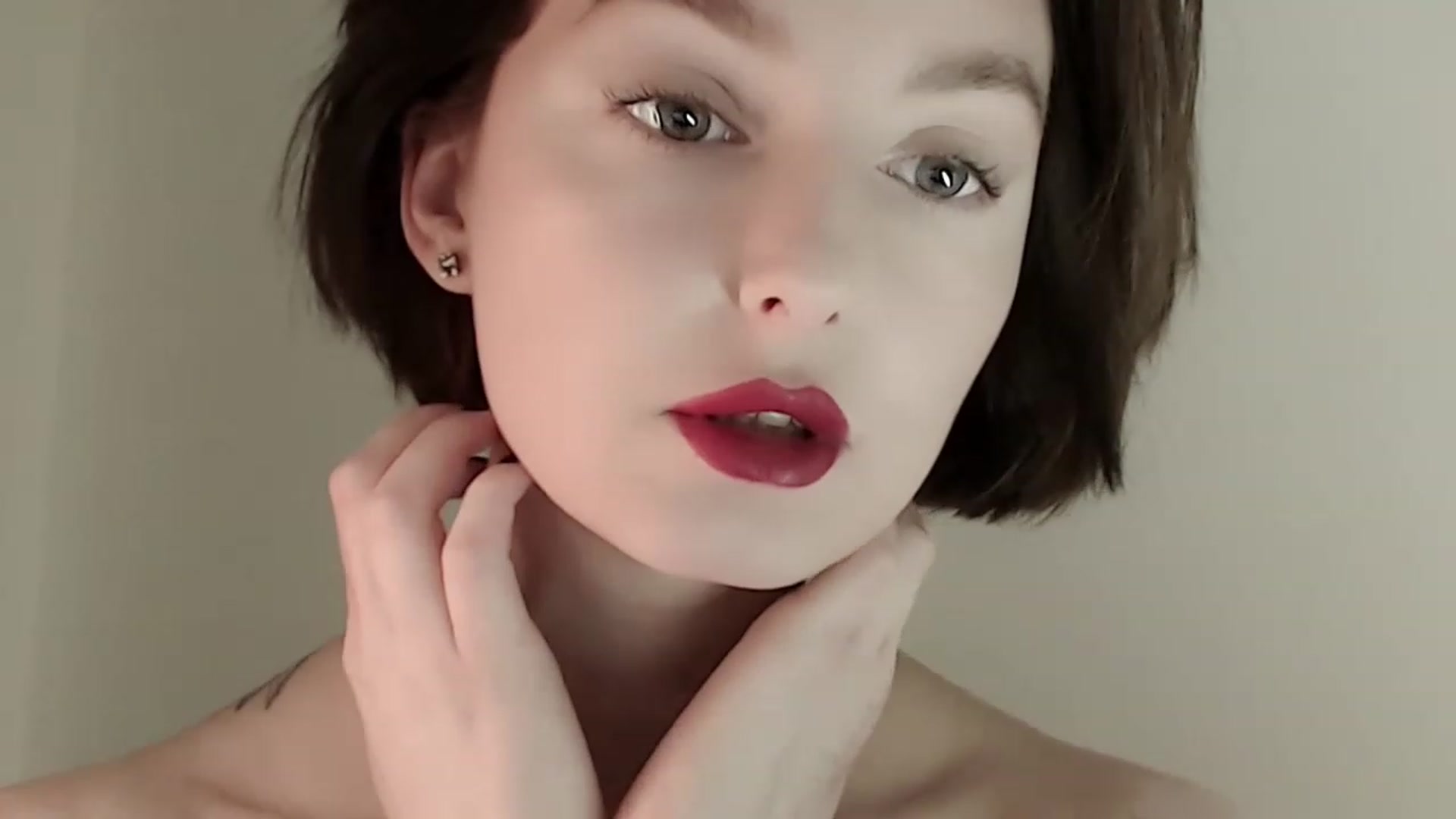 Gallery image thumbnail from Red_Lips_Girl's myfreecams stream on, 02/07/2023, 19:54 image 5 of 20