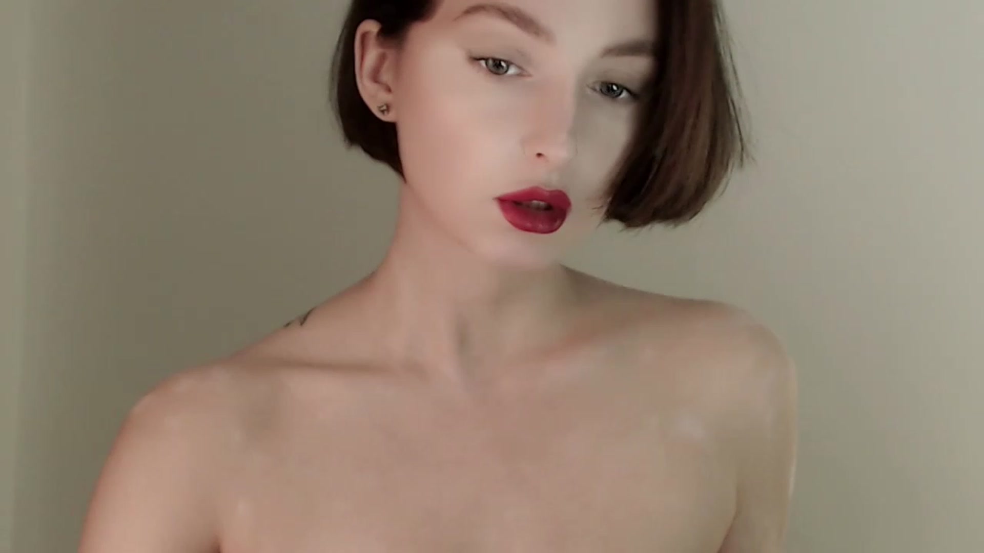 Gallery image thumbnail from Red_Lips_Girl's myfreecams stream on, 02/07/2023, 19:54 image 1 of 20