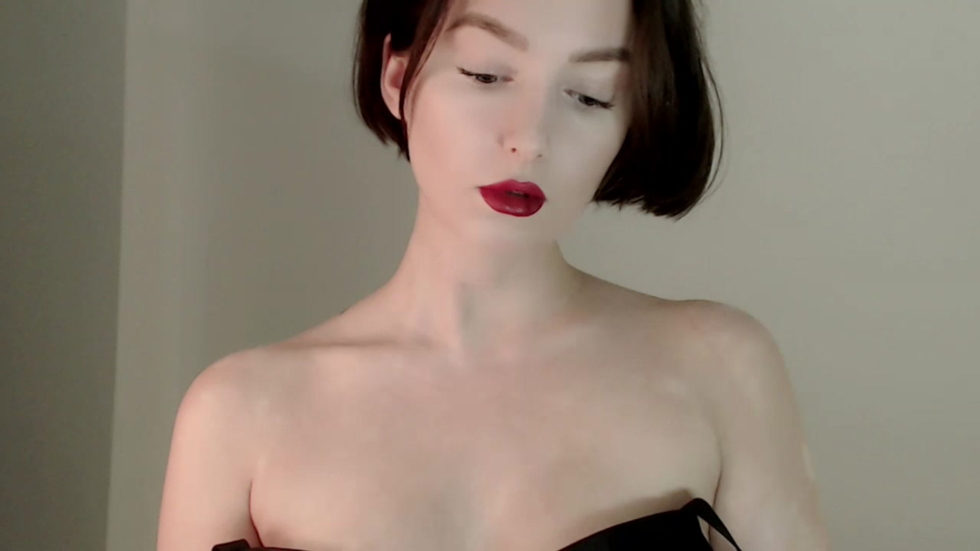 Gallery image thumbnail from Red_Lips_Girl's myfreecams stream on, 02/09/2023, 20:21 image 5 of 20