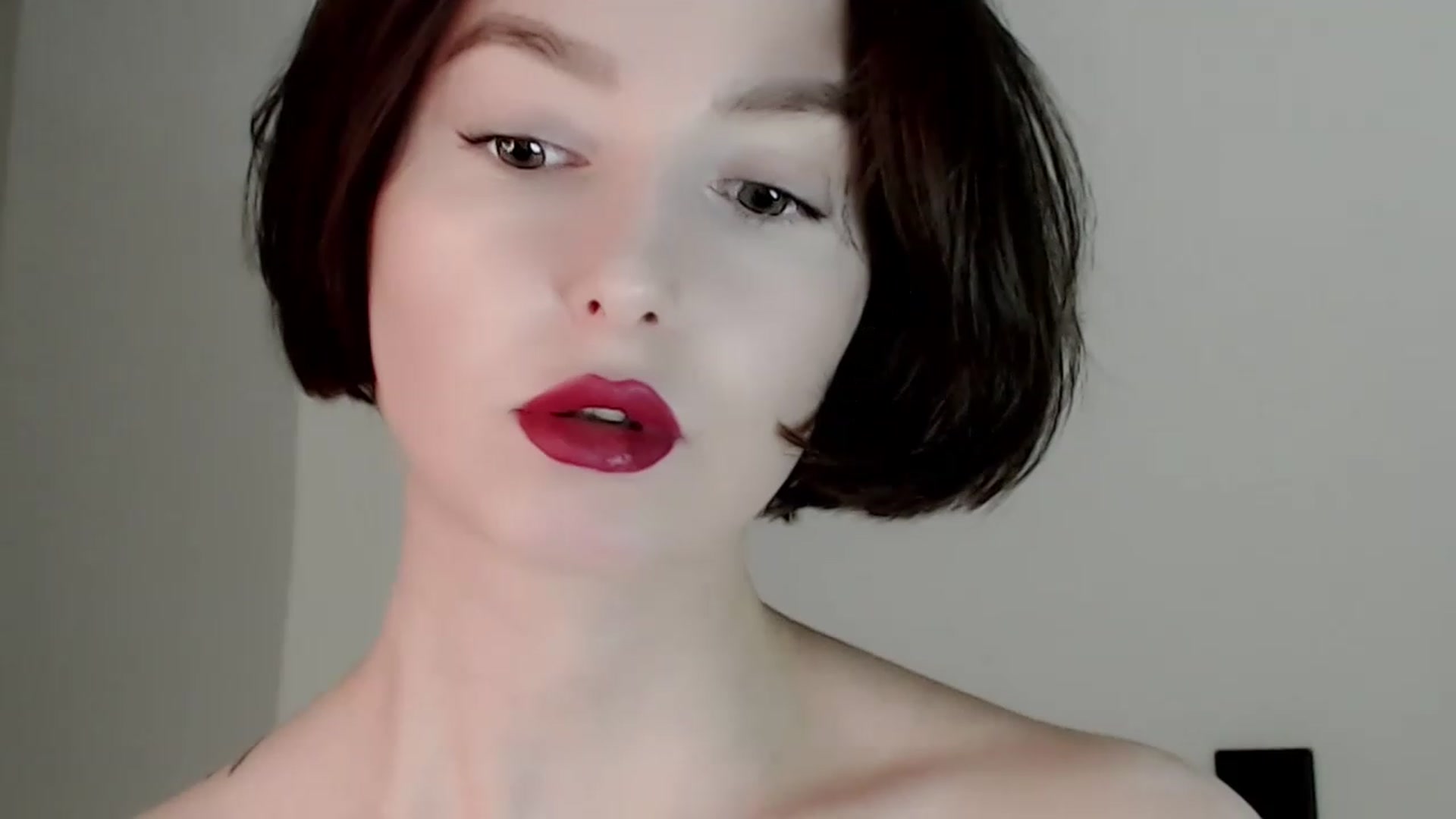 Gallery image thumbnail from Red_Lips_Girl's myfreecams stream on, 02/09/2023, 22:41 image 15 of 20