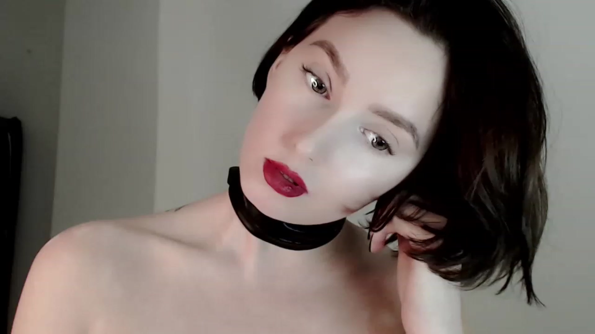 Gallery image thumbnail from Red_Lips_Girl's myfreecams stream on, 02/09/2023, 22:41 image 9 of 20