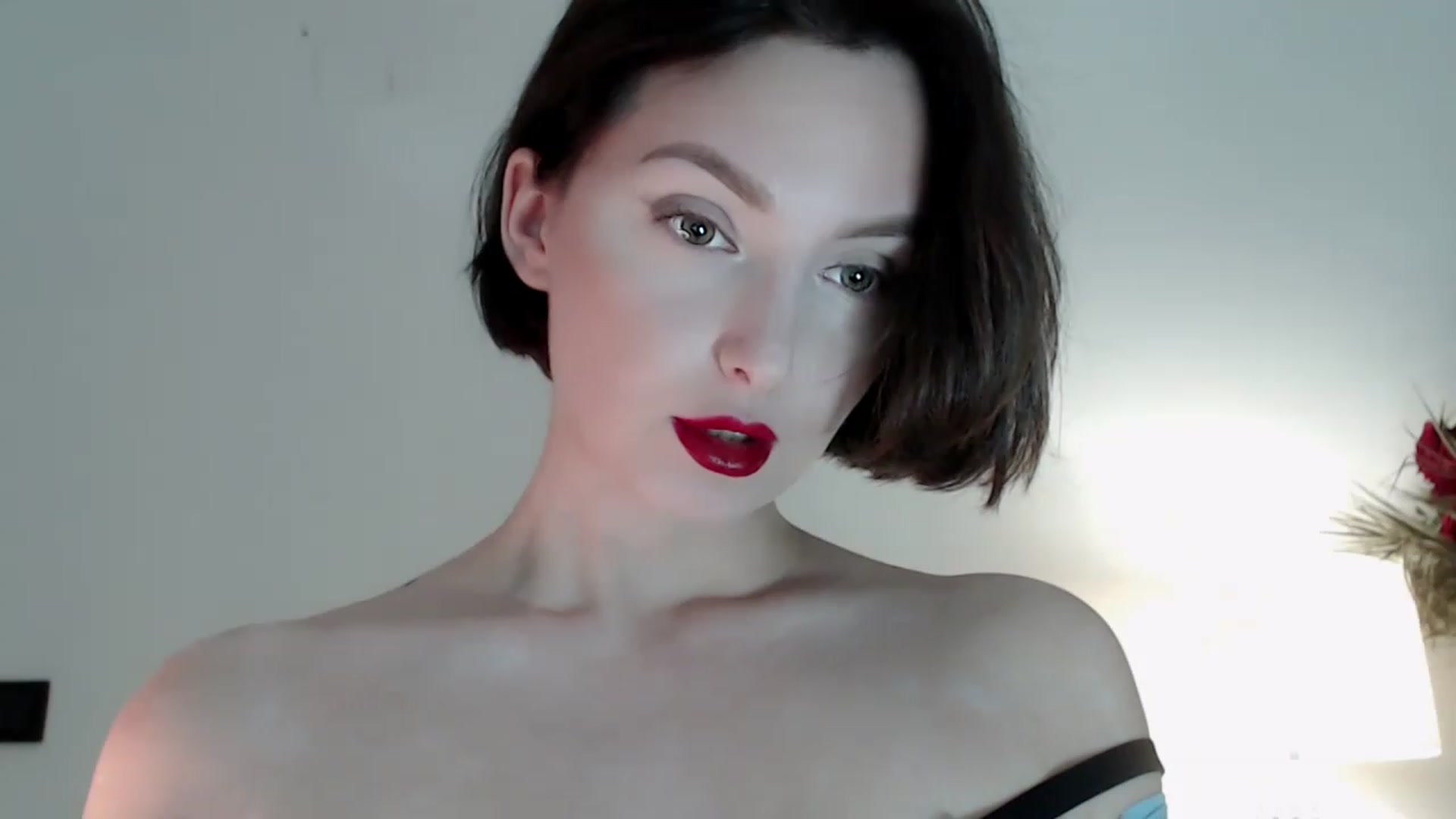 Gallery image thumbnail from Red_Lips_Girl's myfreecams stream on, 02/24/2023, 20:27 image 10 of 20