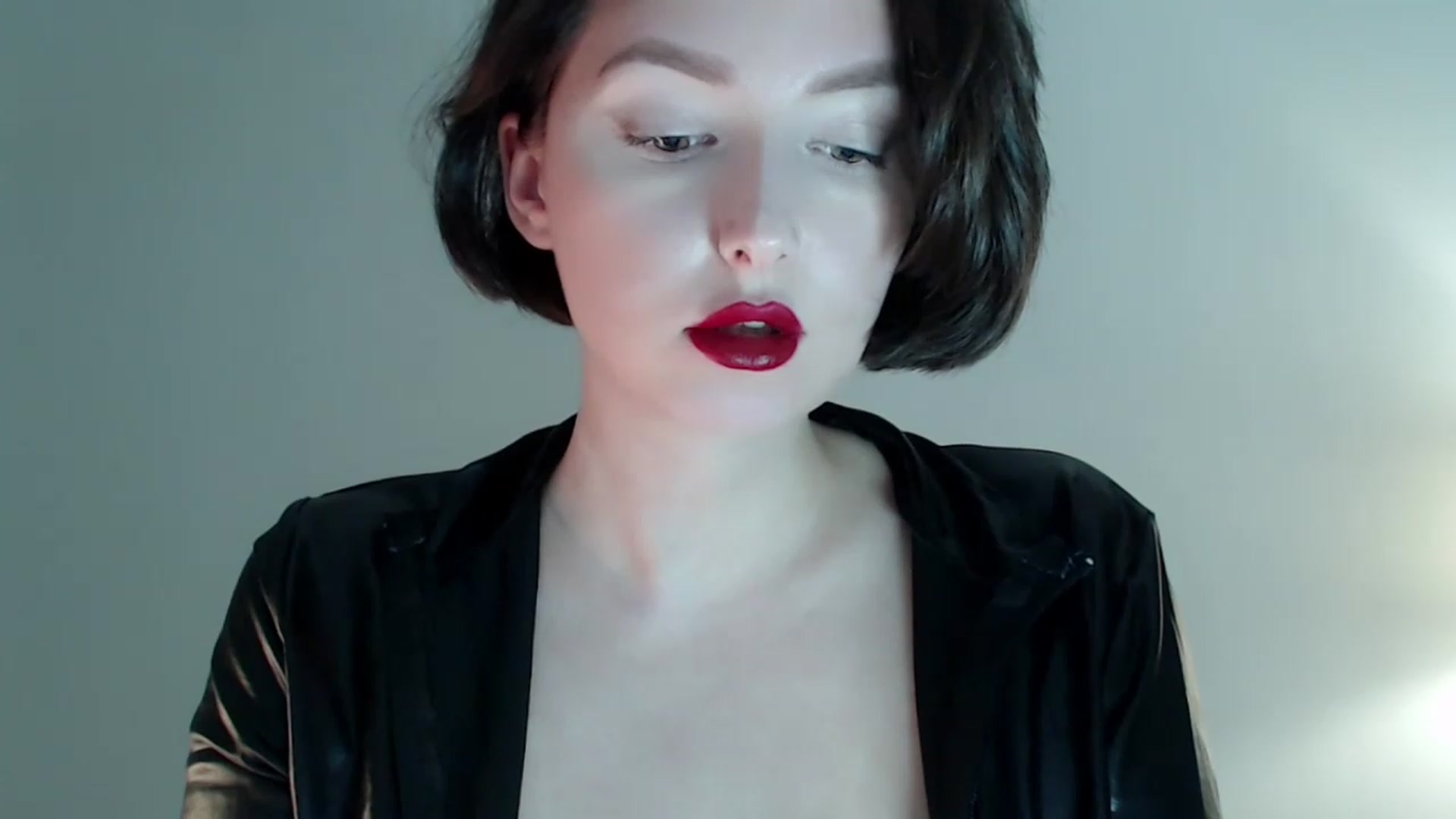 Gallery image thumbnail from Red_Lips_Girl's myfreecams stream on, 02/25/2023, 01:36 image 16 of 20