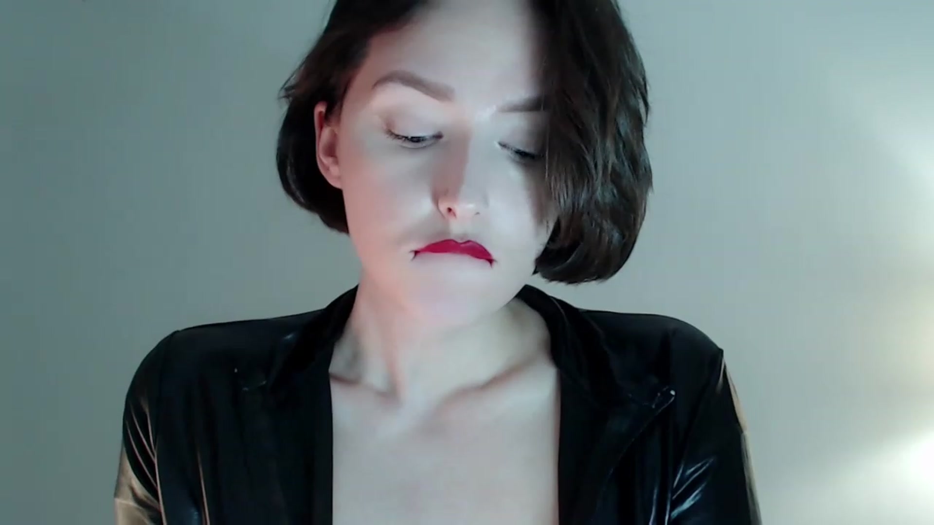 Gallery image thumbnail from Red_Lips_Girl's myfreecams stream on, 02/25/2023, 01:36 image 15 of 20