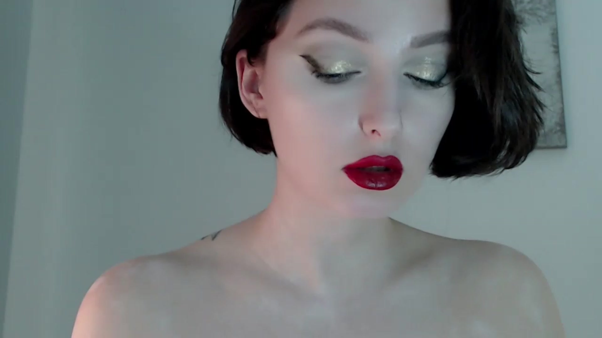 Gallery image thumbnail from Red_Lips_Girl's myfreecams stream on, 03/02/2023, 21:33 image 17 of 20