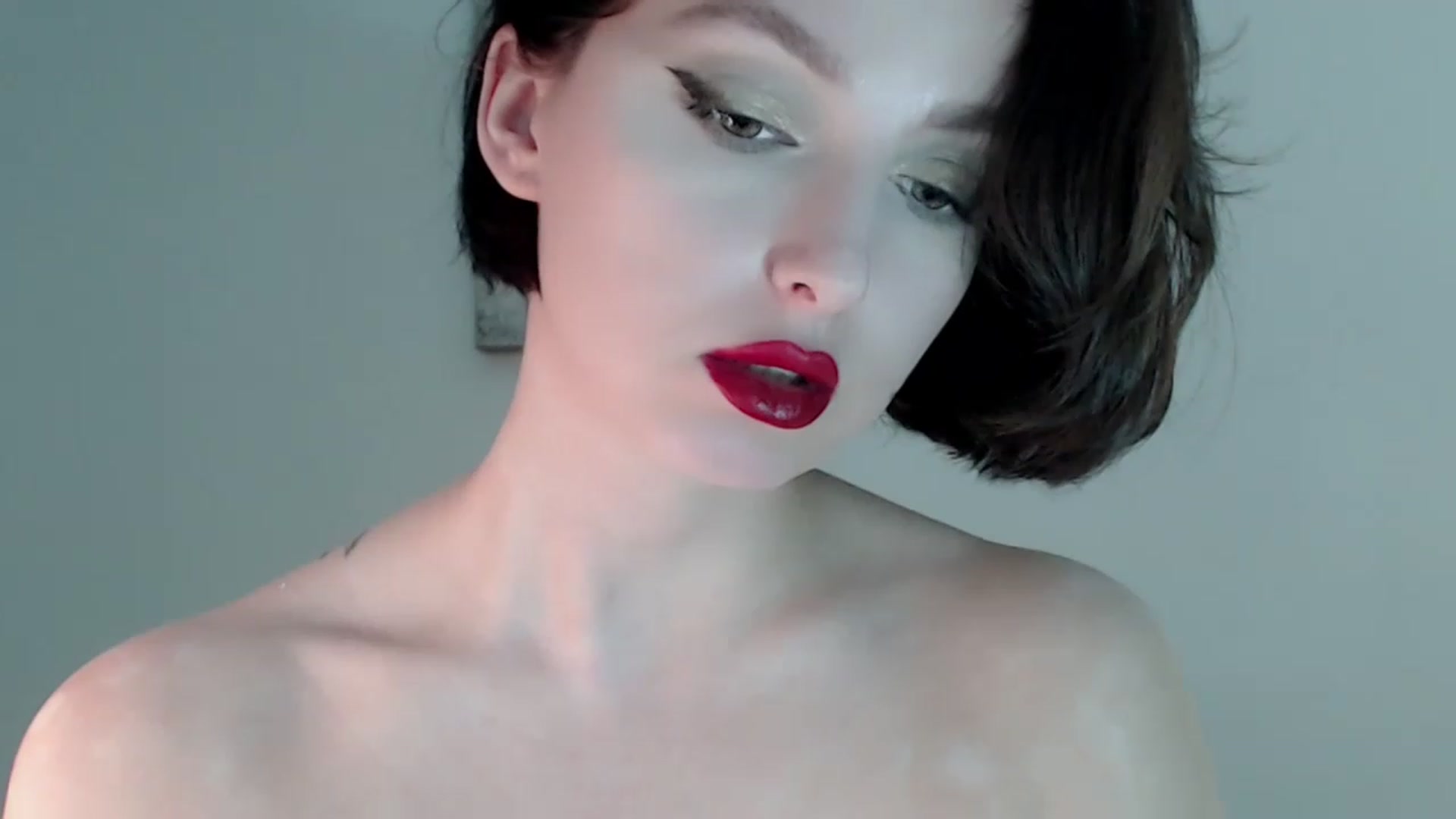 Gallery image thumbnail from Red_Lips_Girl's myfreecams stream on, 03/02/2023, 21:33 image 10 of 20