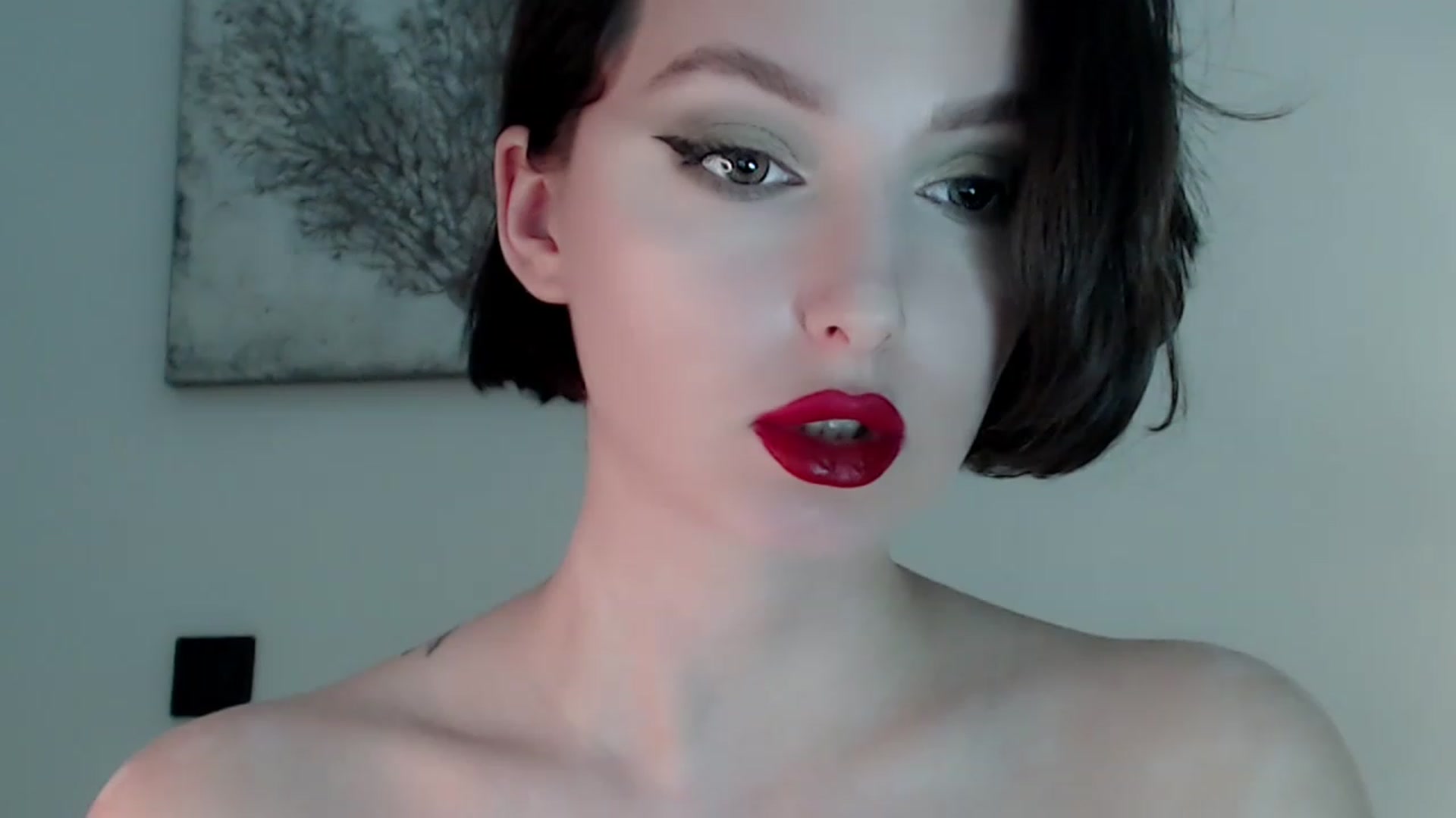 Gallery image thumbnail from Red_Lips_Girl's myfreecams stream on, 03/02/2023, 21:33 image 2 of 20